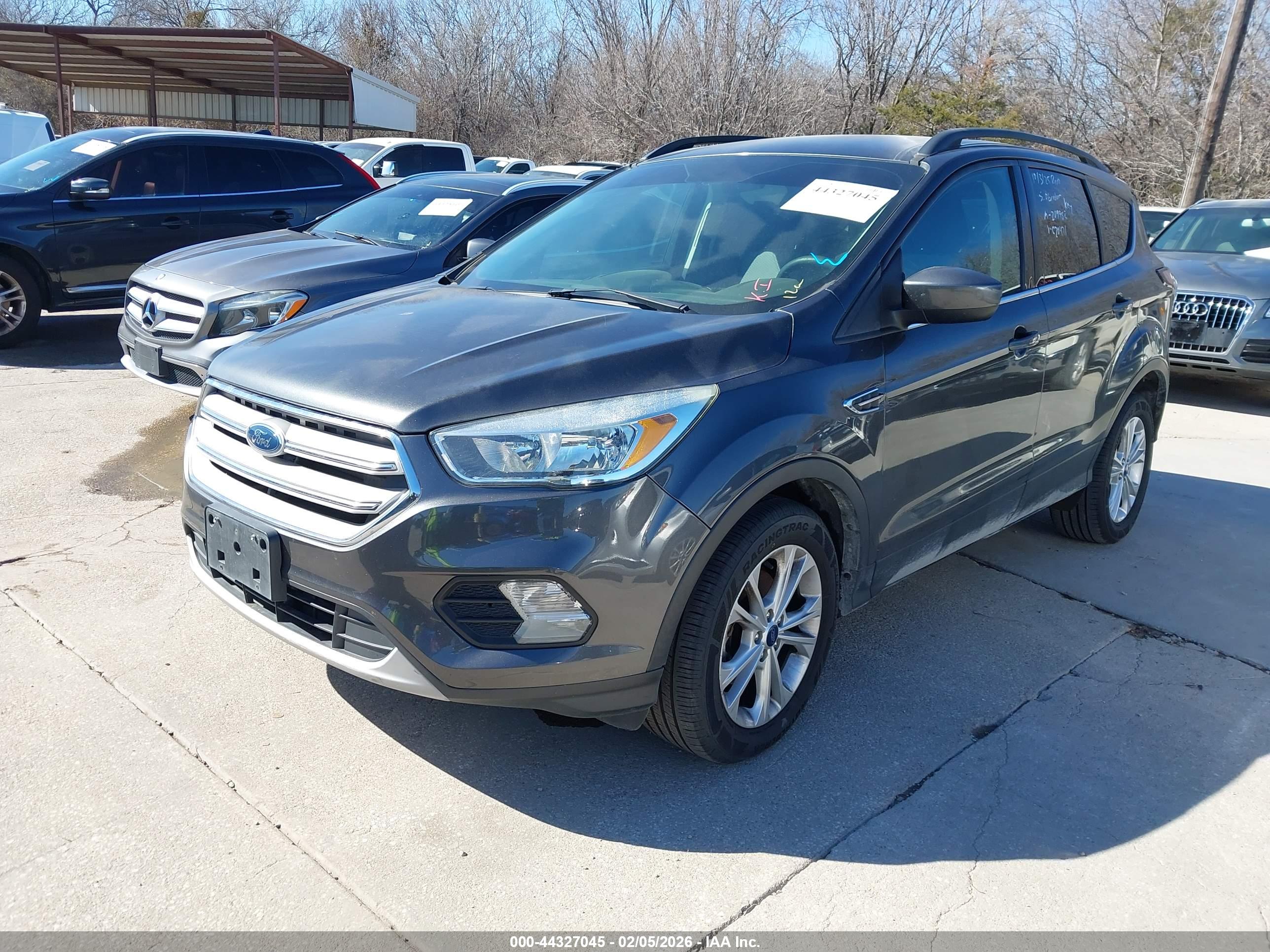 FORD ESCAPE image 2