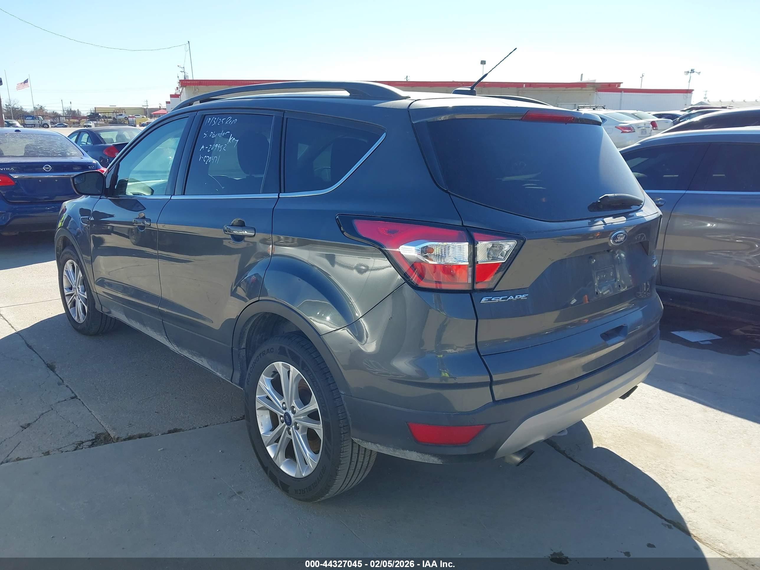 FORD ESCAPE image 3