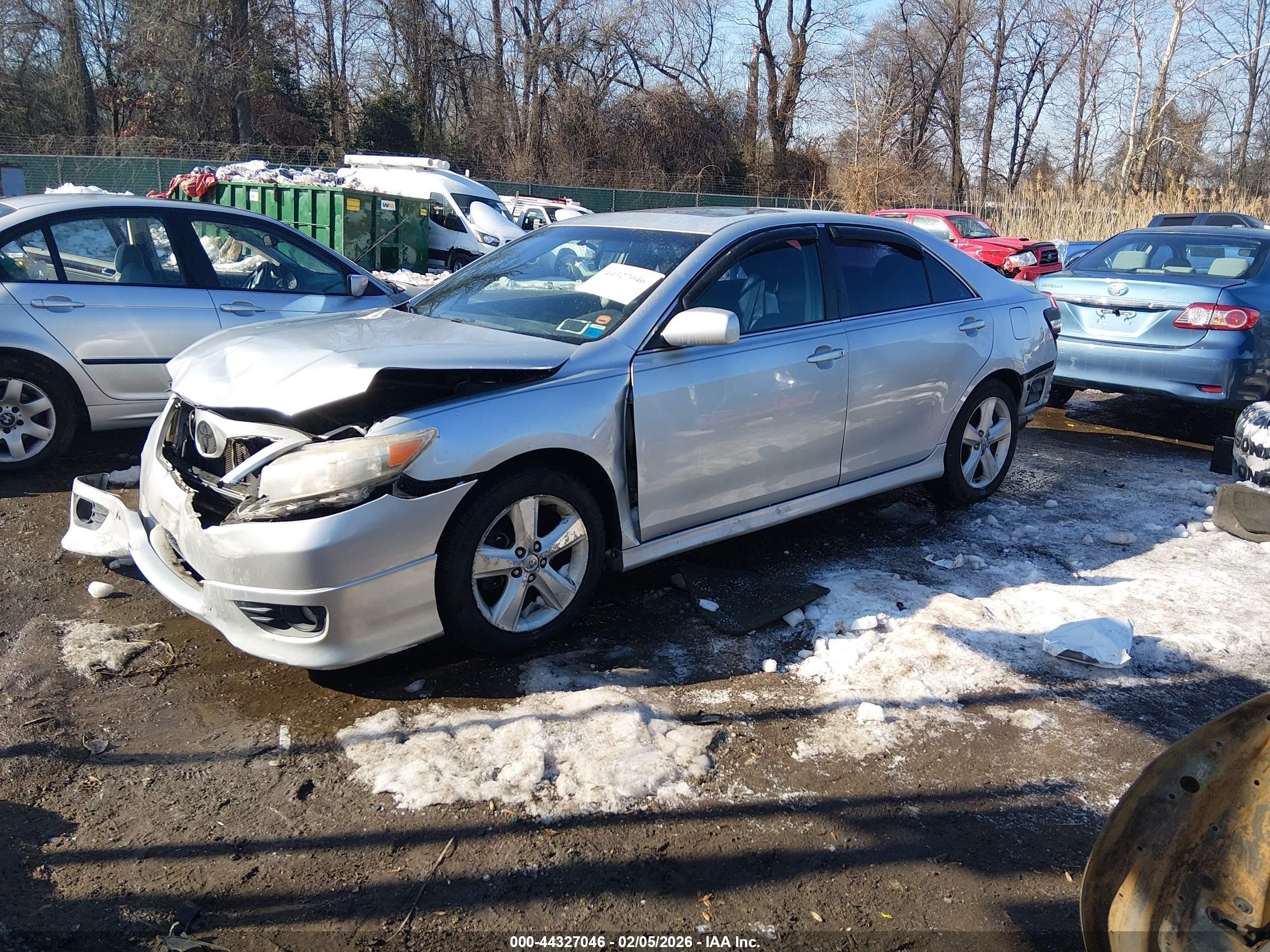 TOYOTA CAMRY image 2