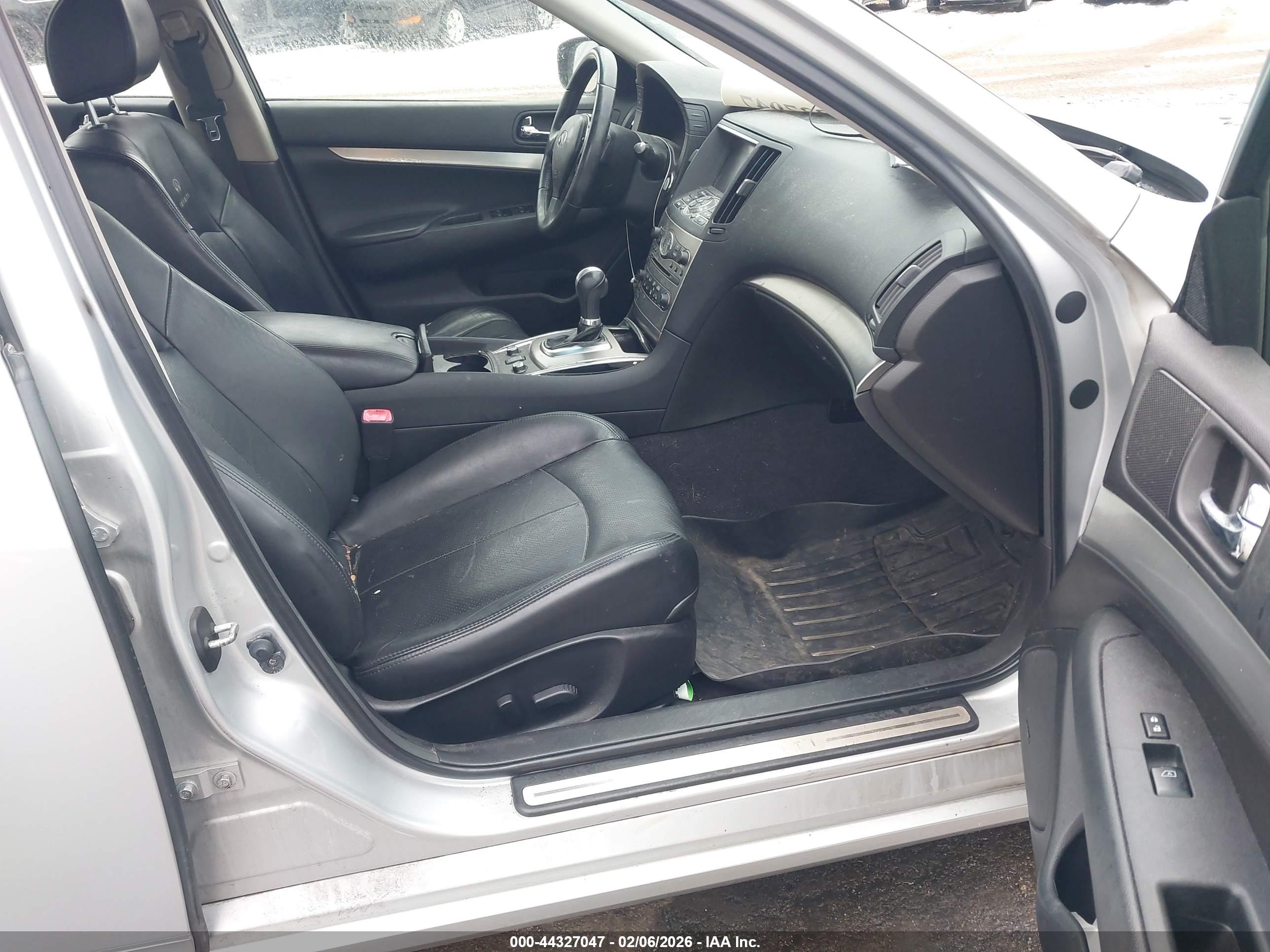 INFINITI G37X image 5