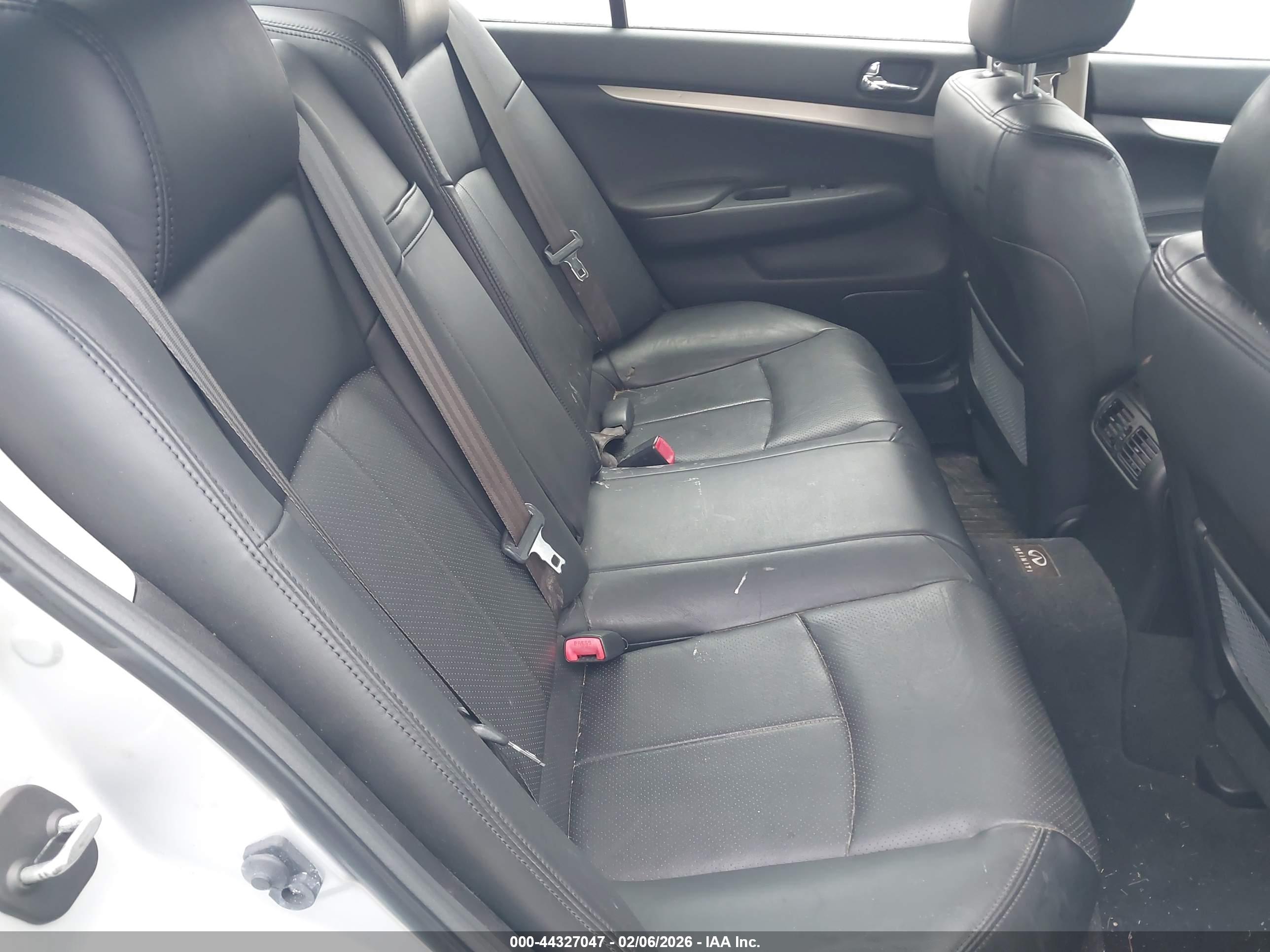 INFINITI G37X image 8