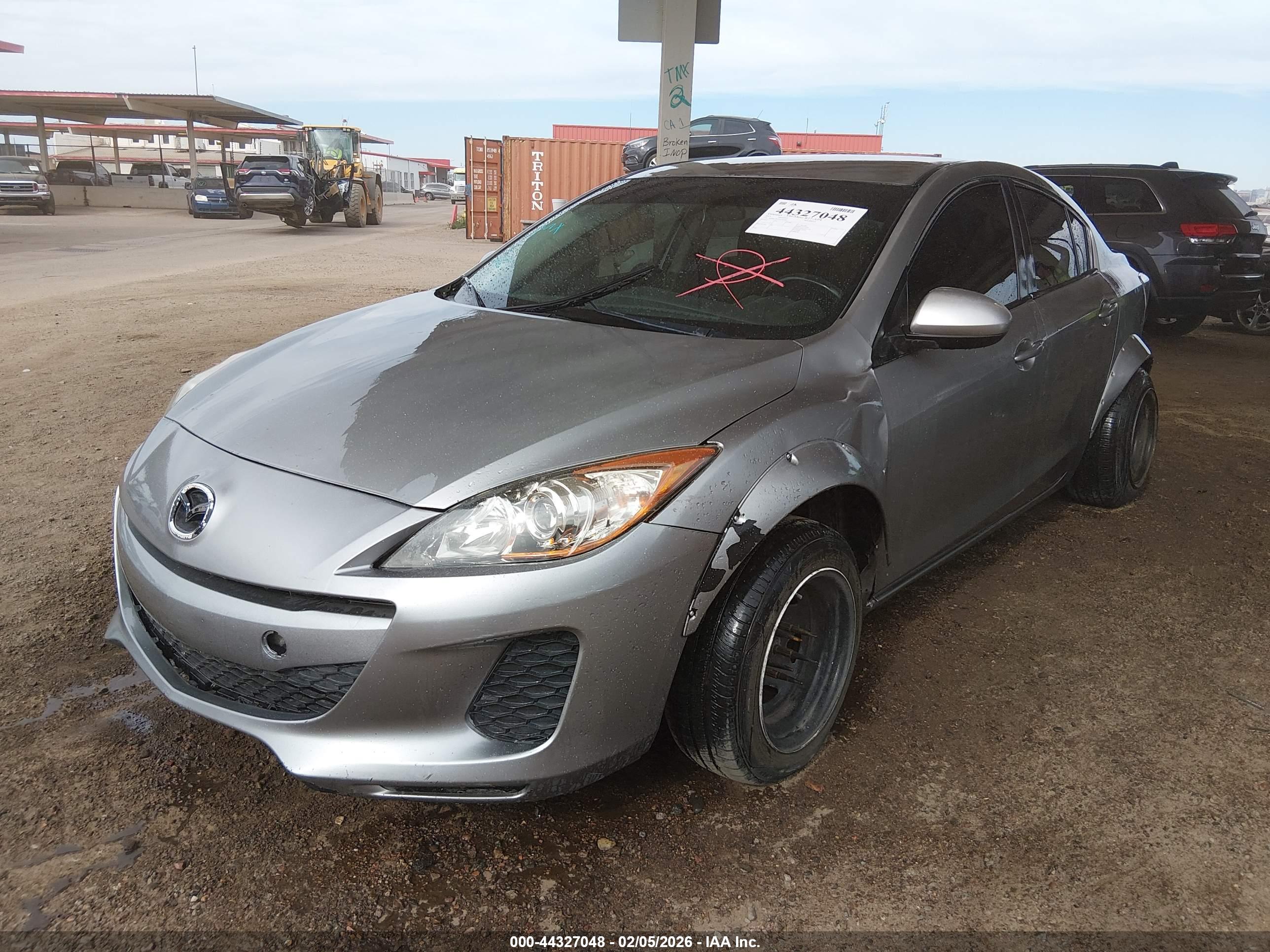 MAZDA MAZDA3 image 2