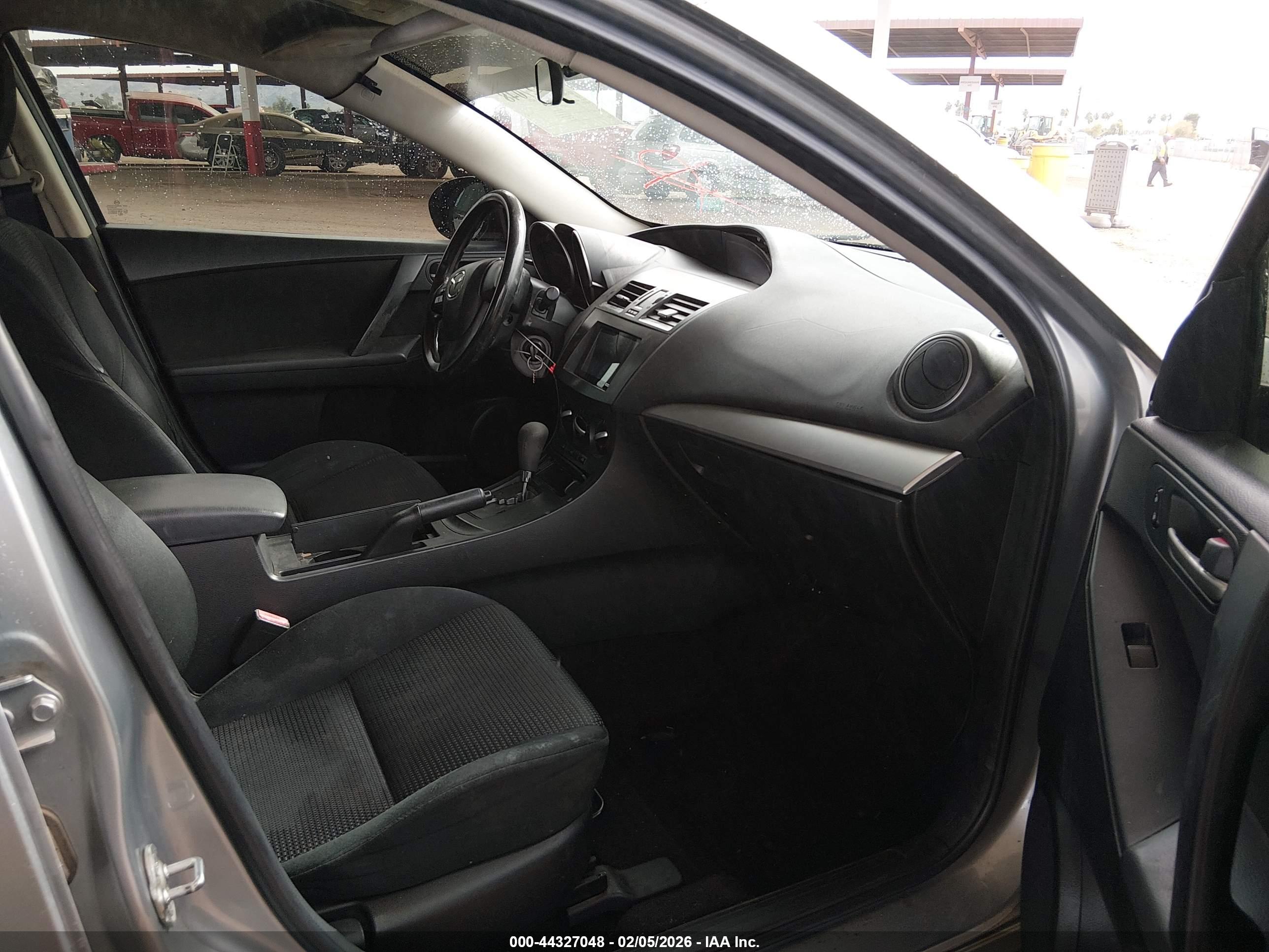 MAZDA MAZDA3 image 5