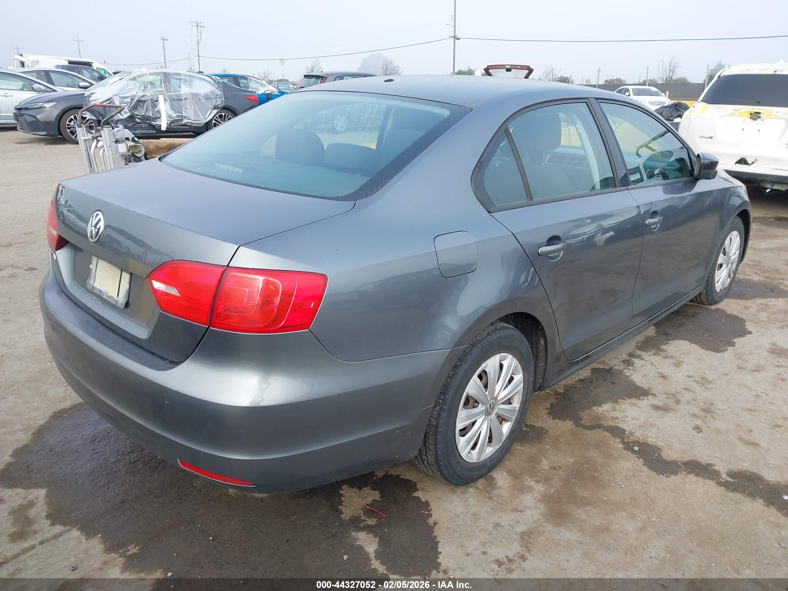VOLKSWAGEN JETTA image 4