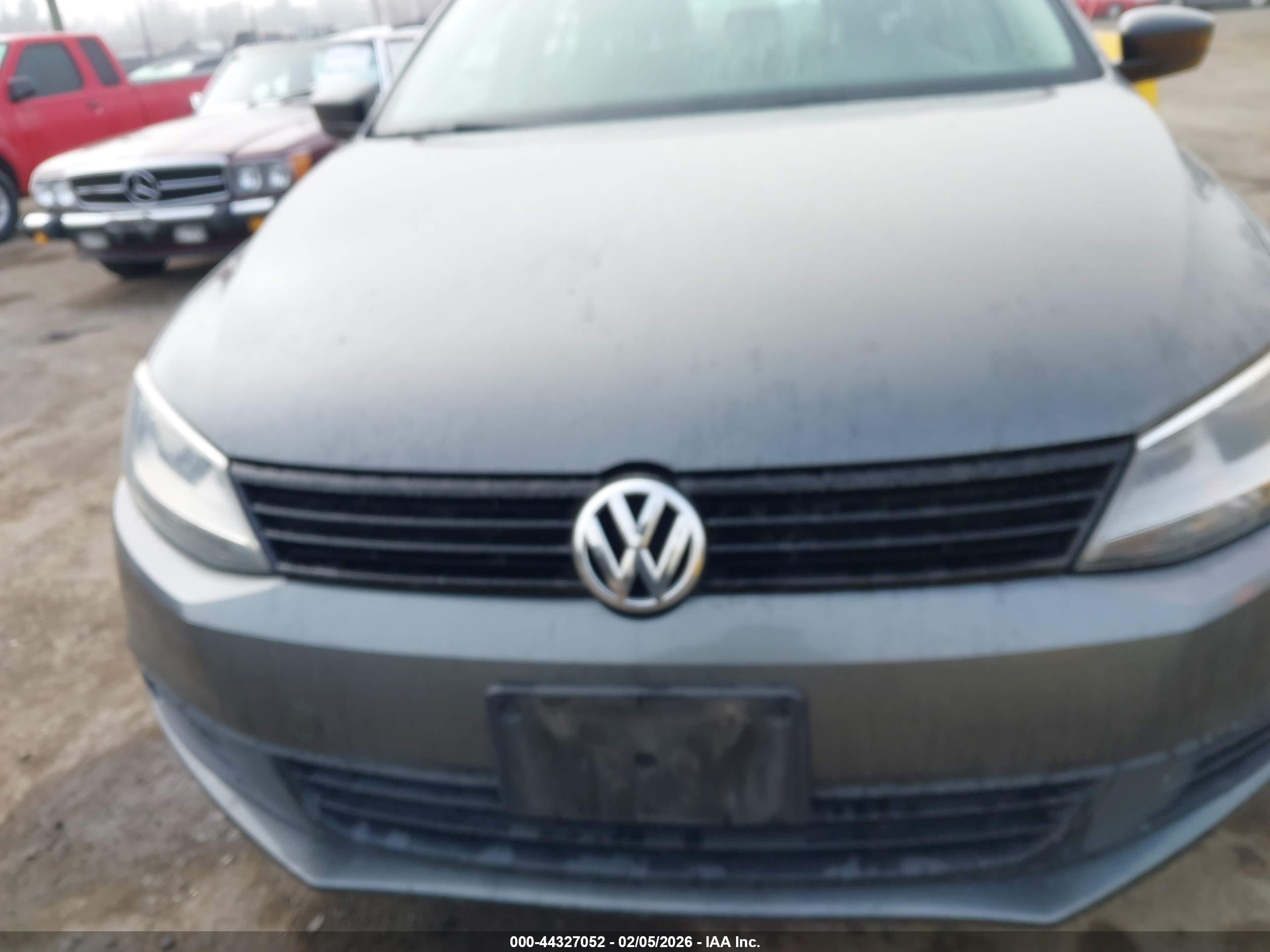 VOLKSWAGEN JETTA image 6
