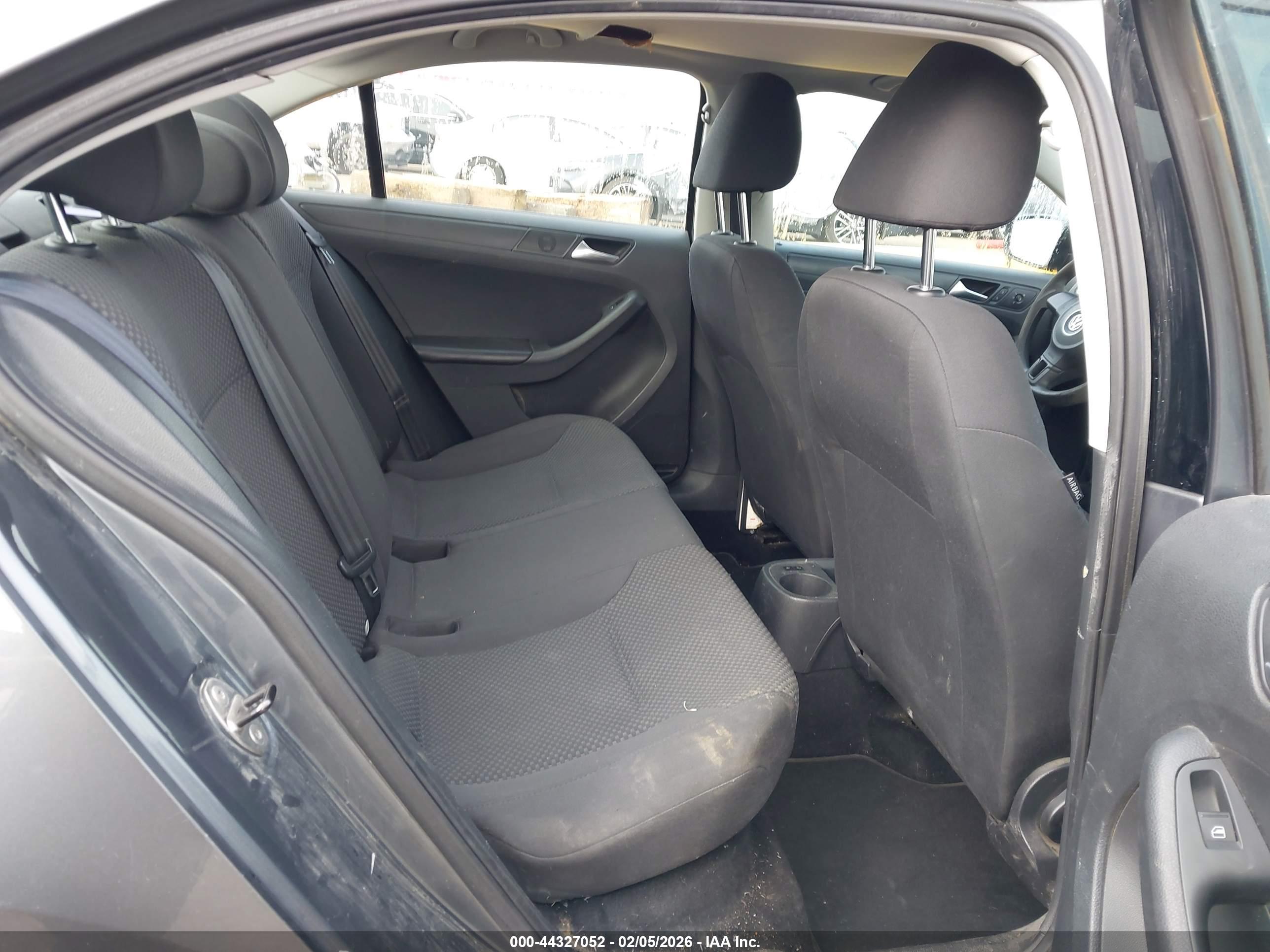 VOLKSWAGEN JETTA image 8