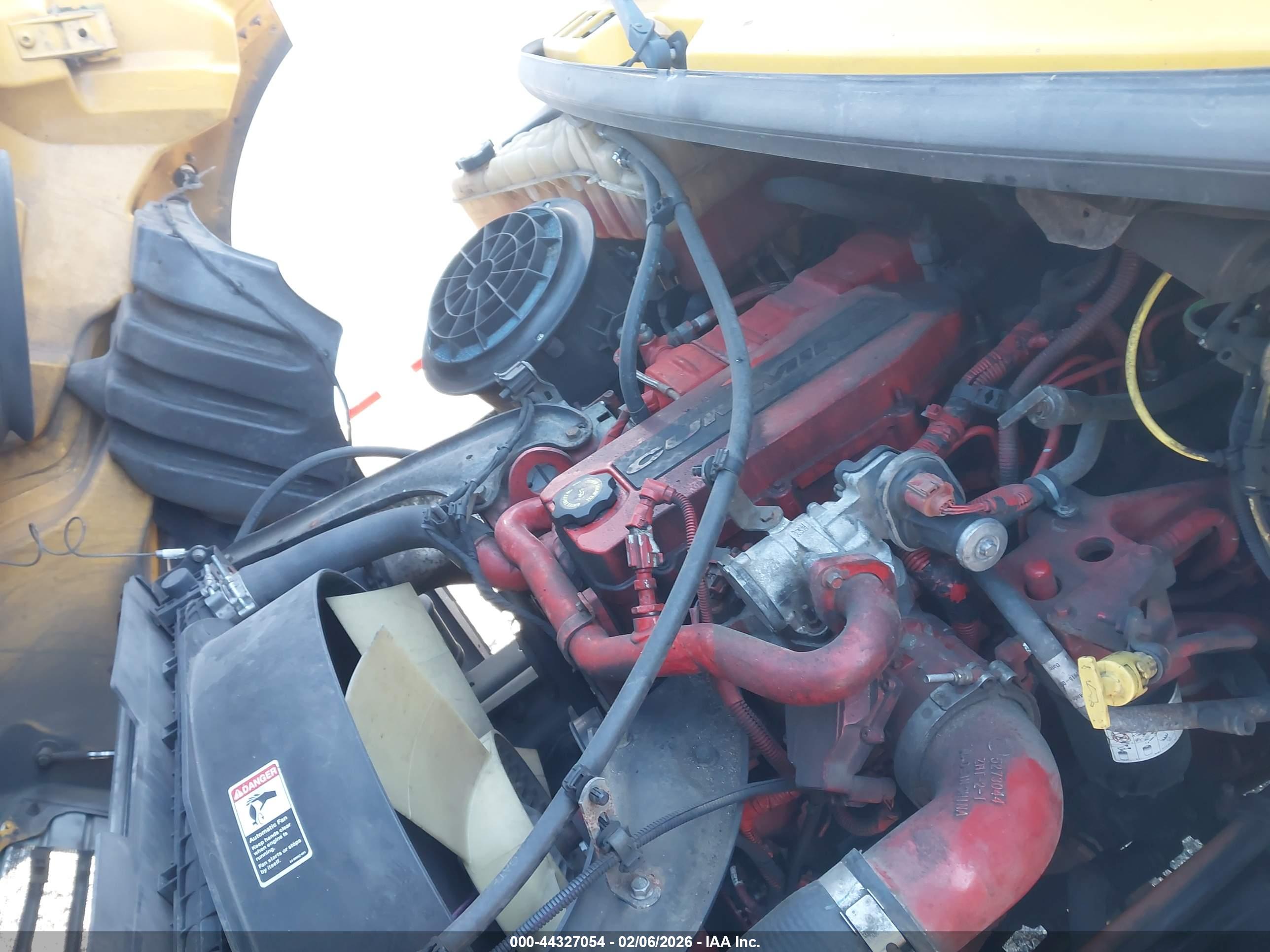 FREIGHTLINER M2 image 10