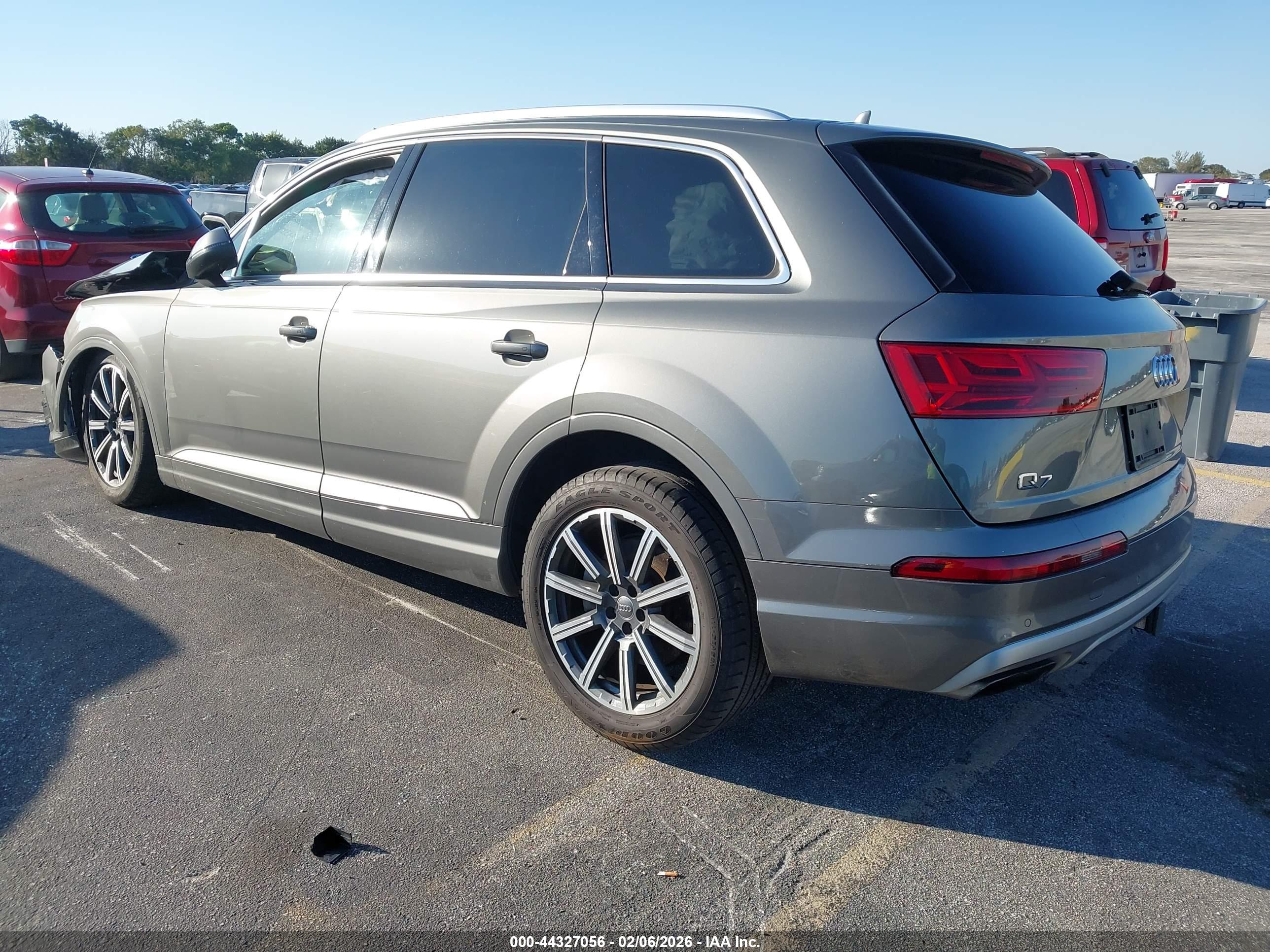 AUDI Q7 image 3