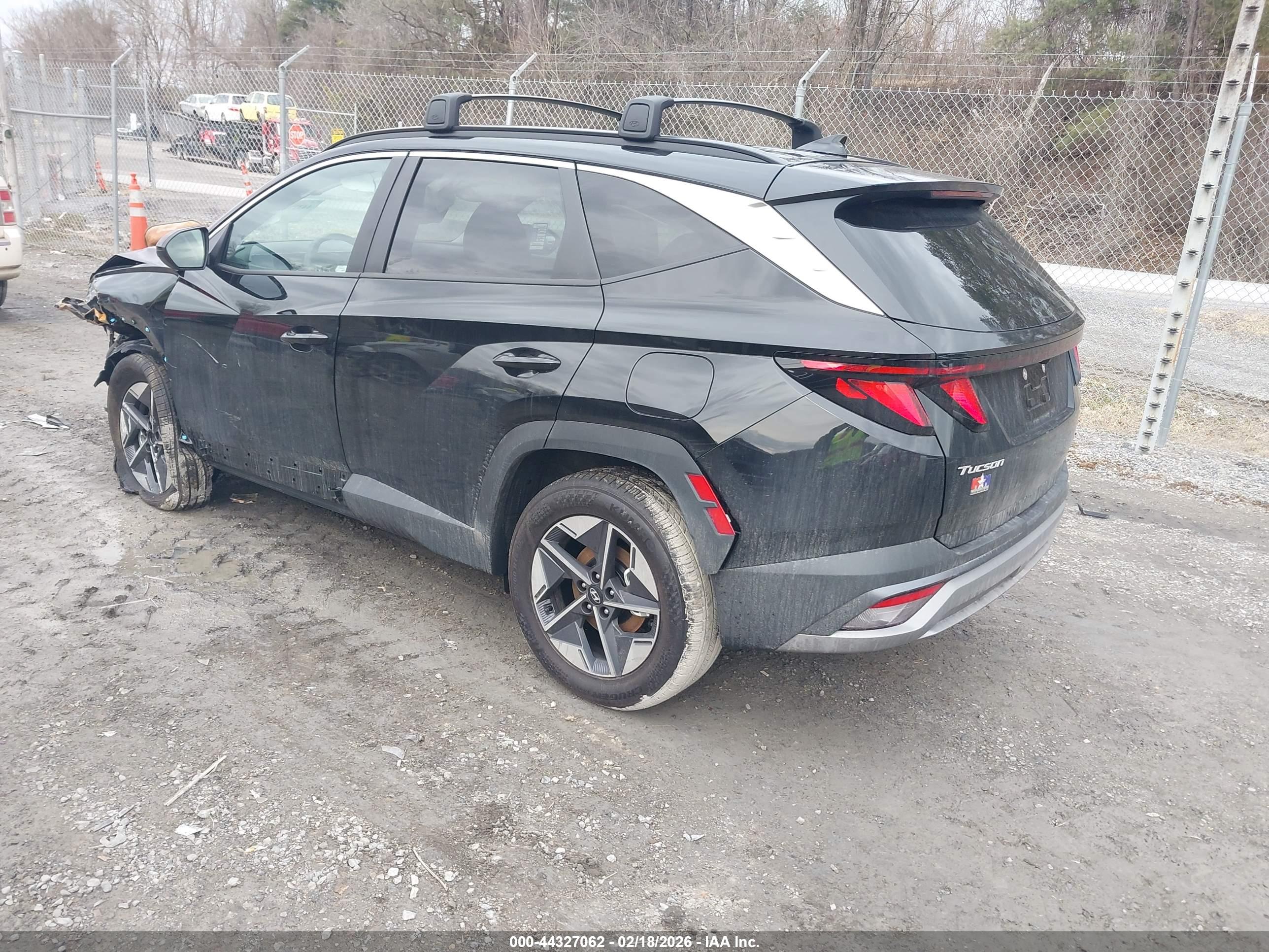 HYUNDAI TUCSON image 3