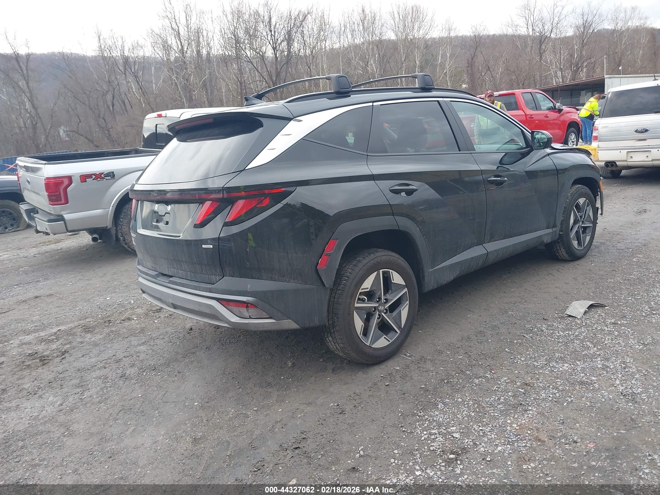 HYUNDAI TUCSON image 4
