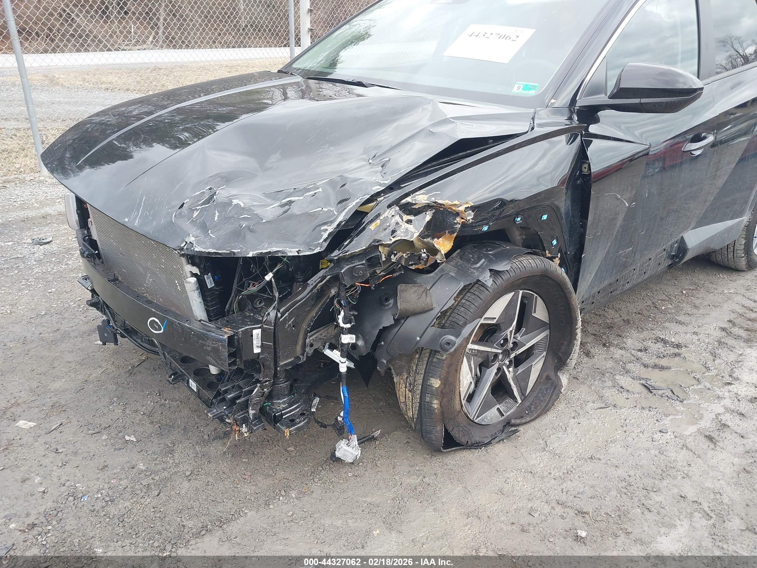 HYUNDAI TUCSON image 6