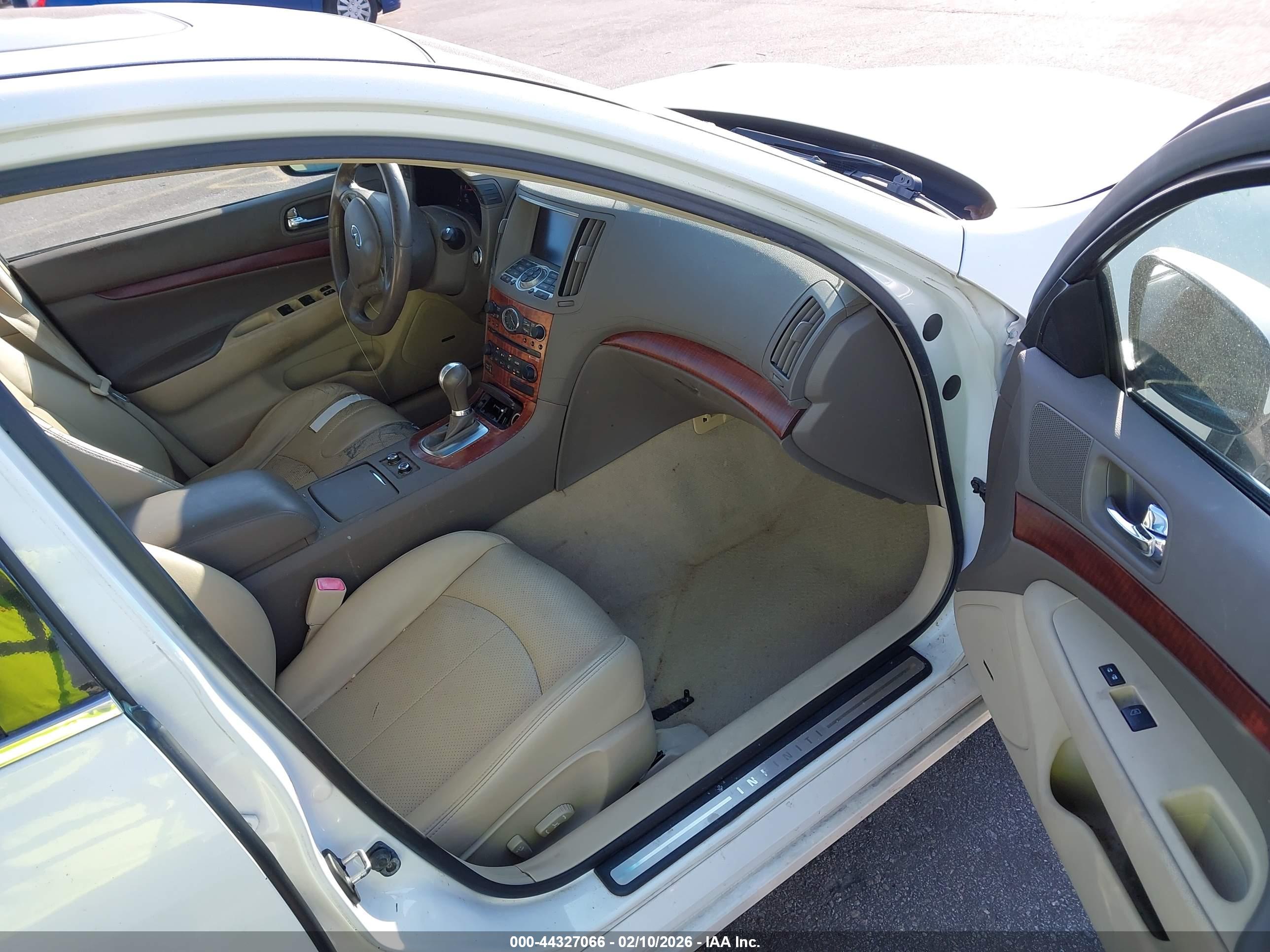 INFINITI G37 image 5