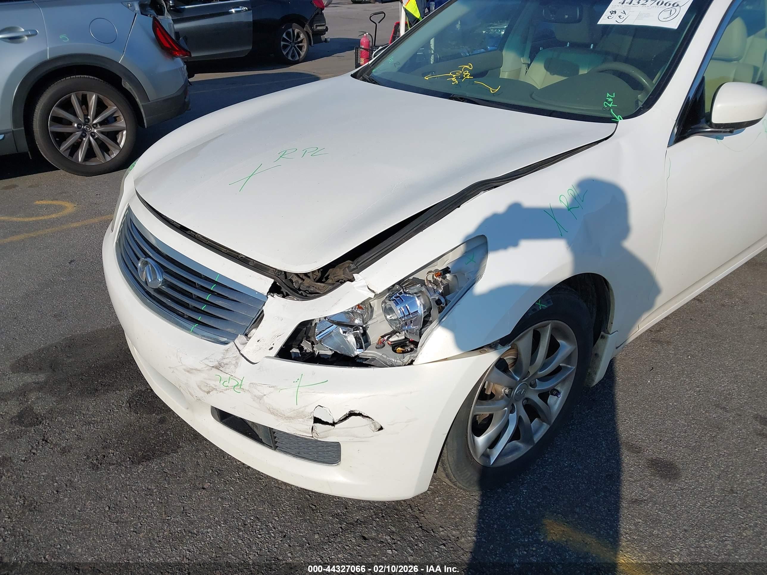 INFINITI G37 image 6