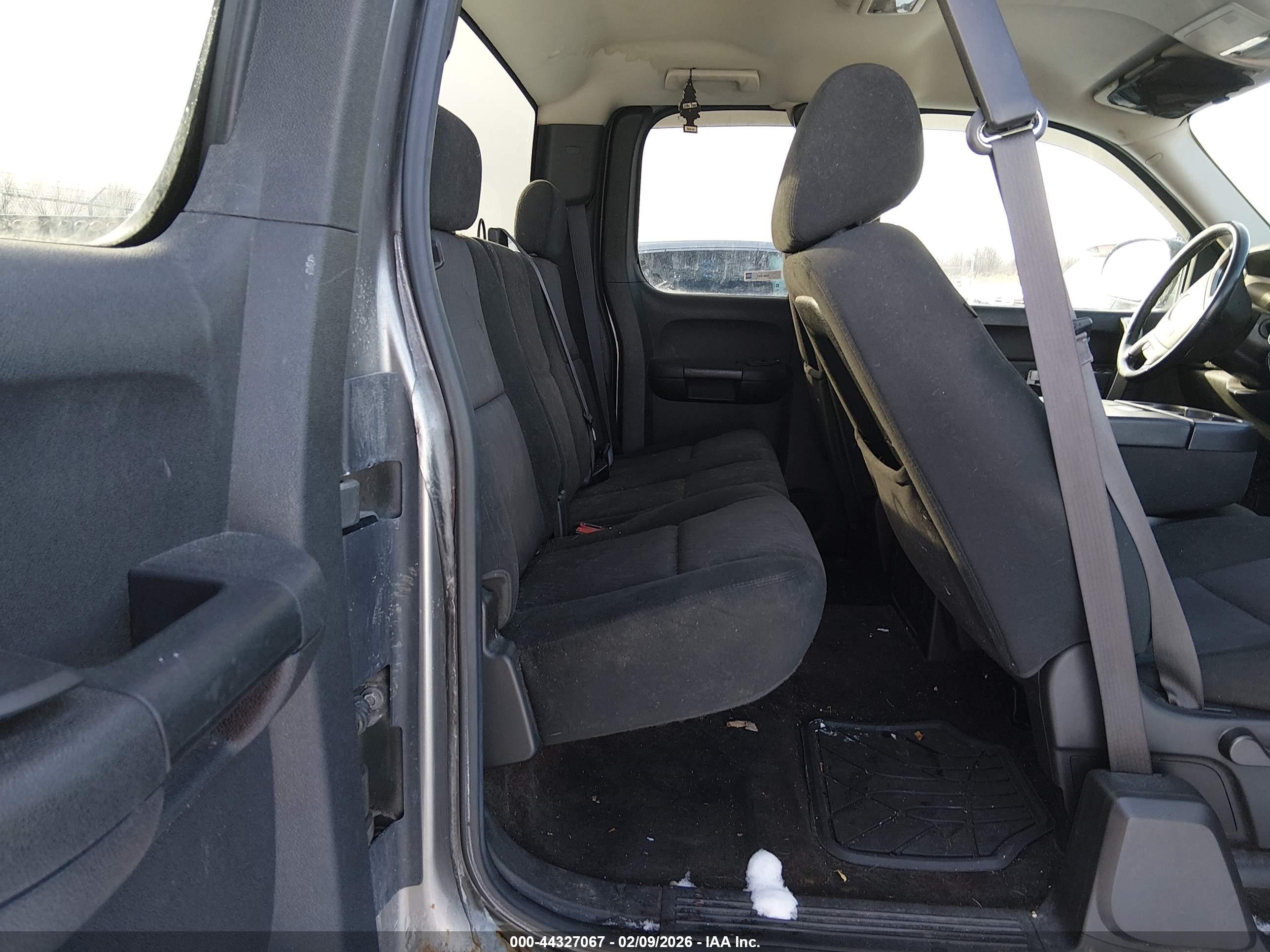 CHEVROLET SILVERADO image 8