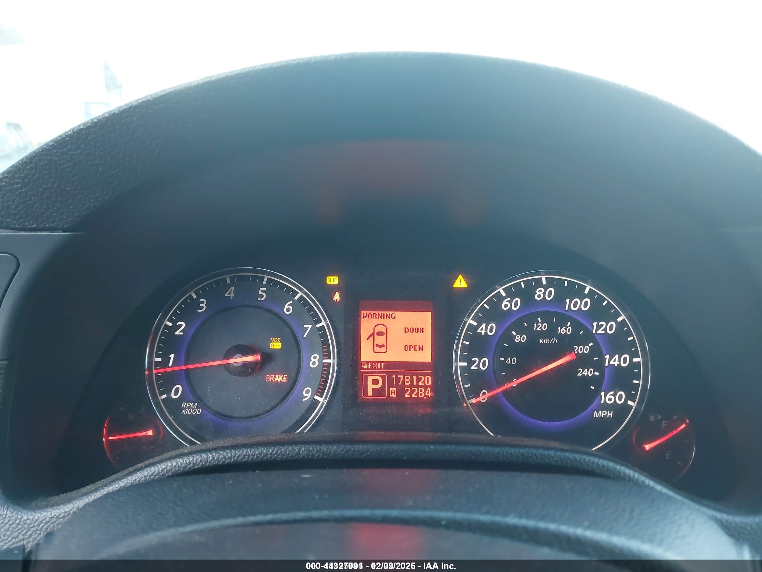 INFINITI G35X image 7