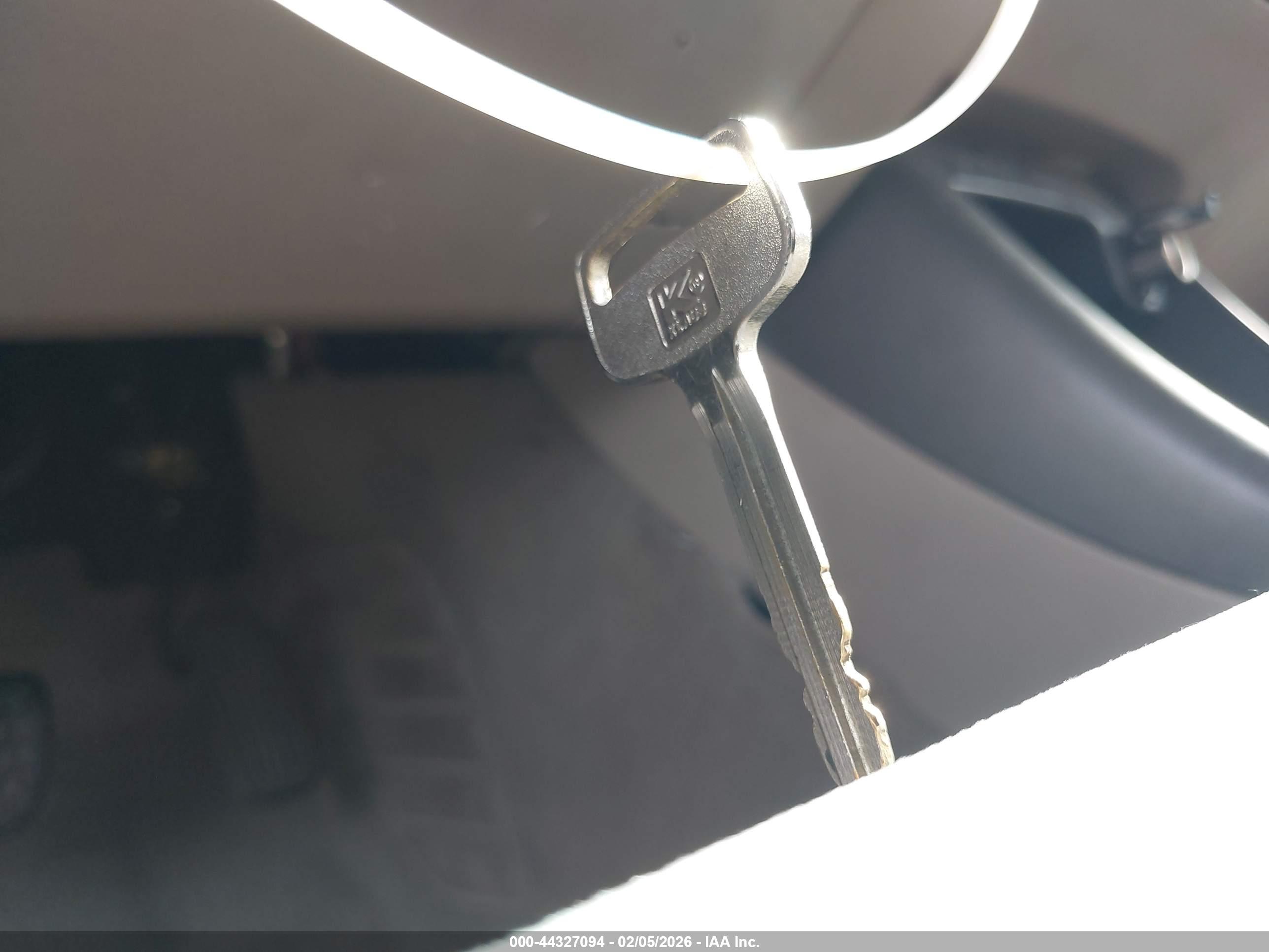 TOYOTA CAMRY image 11