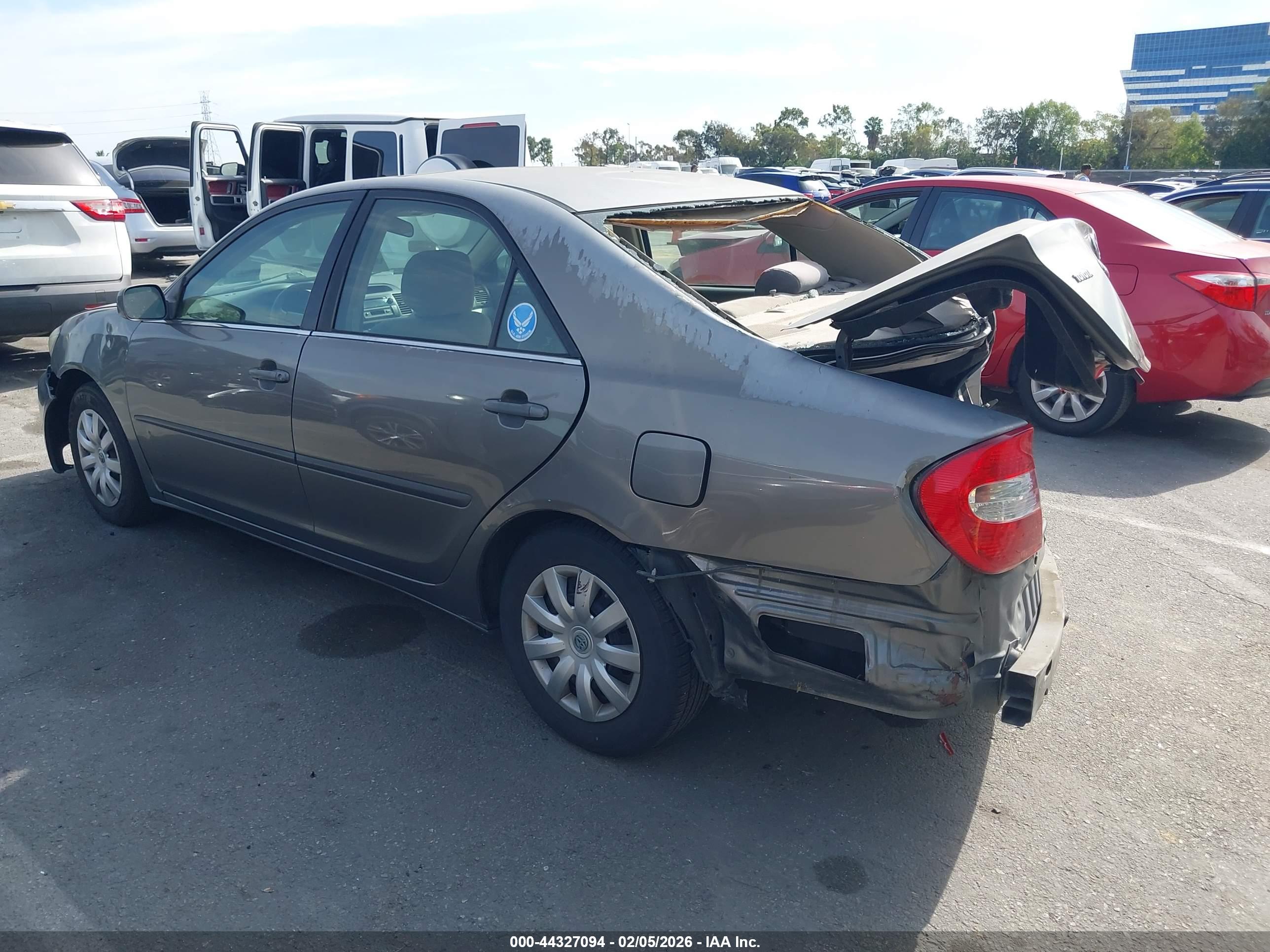 TOYOTA CAMRY image 3