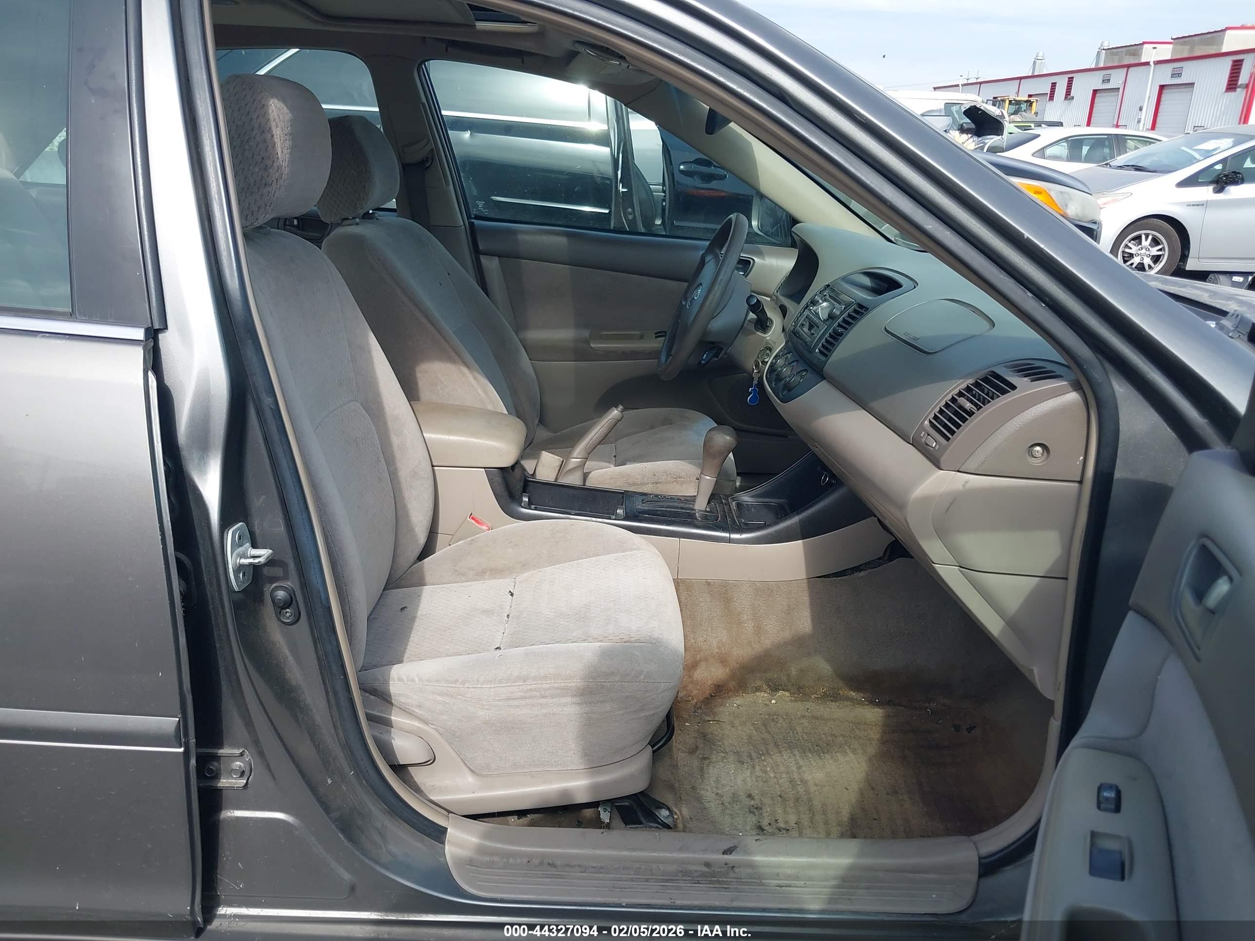 TOYOTA CAMRY image 5