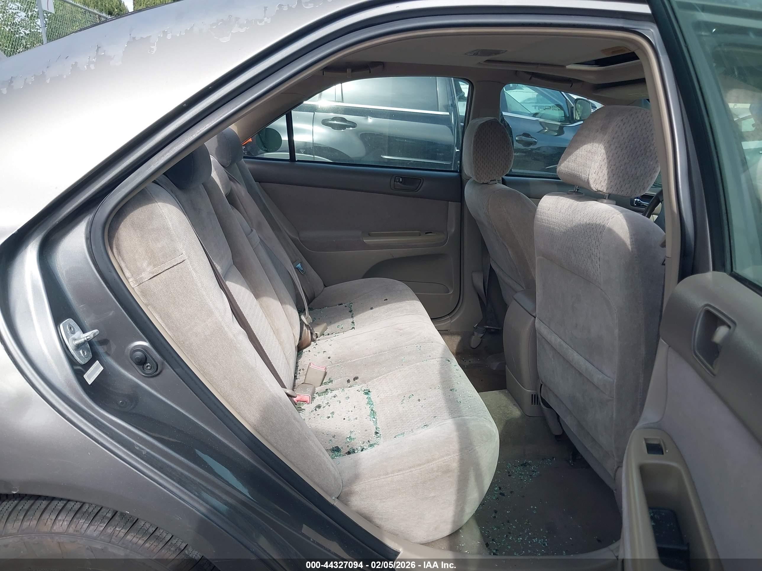 TOYOTA CAMRY image 8