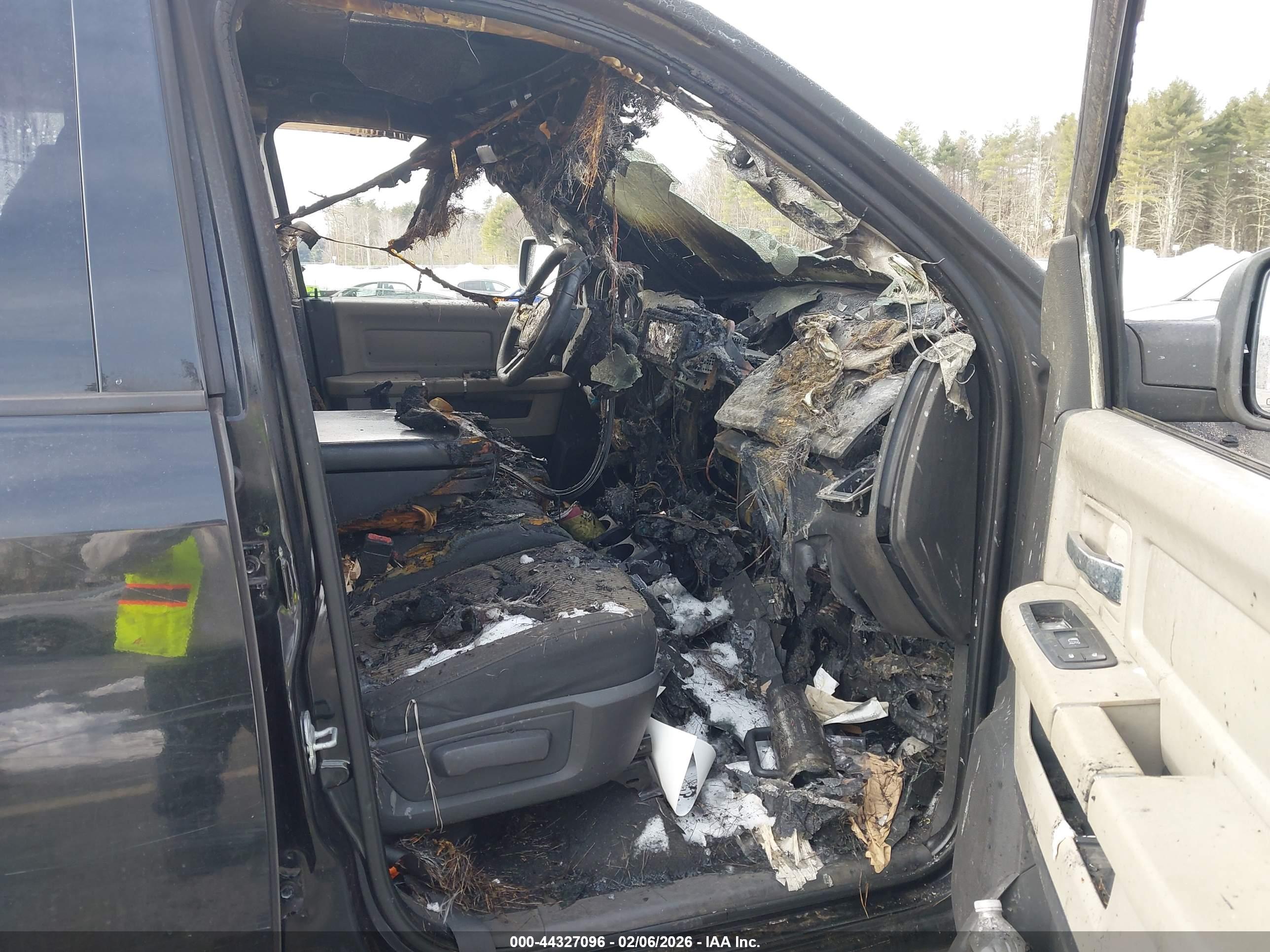 DODGE RAM image 5