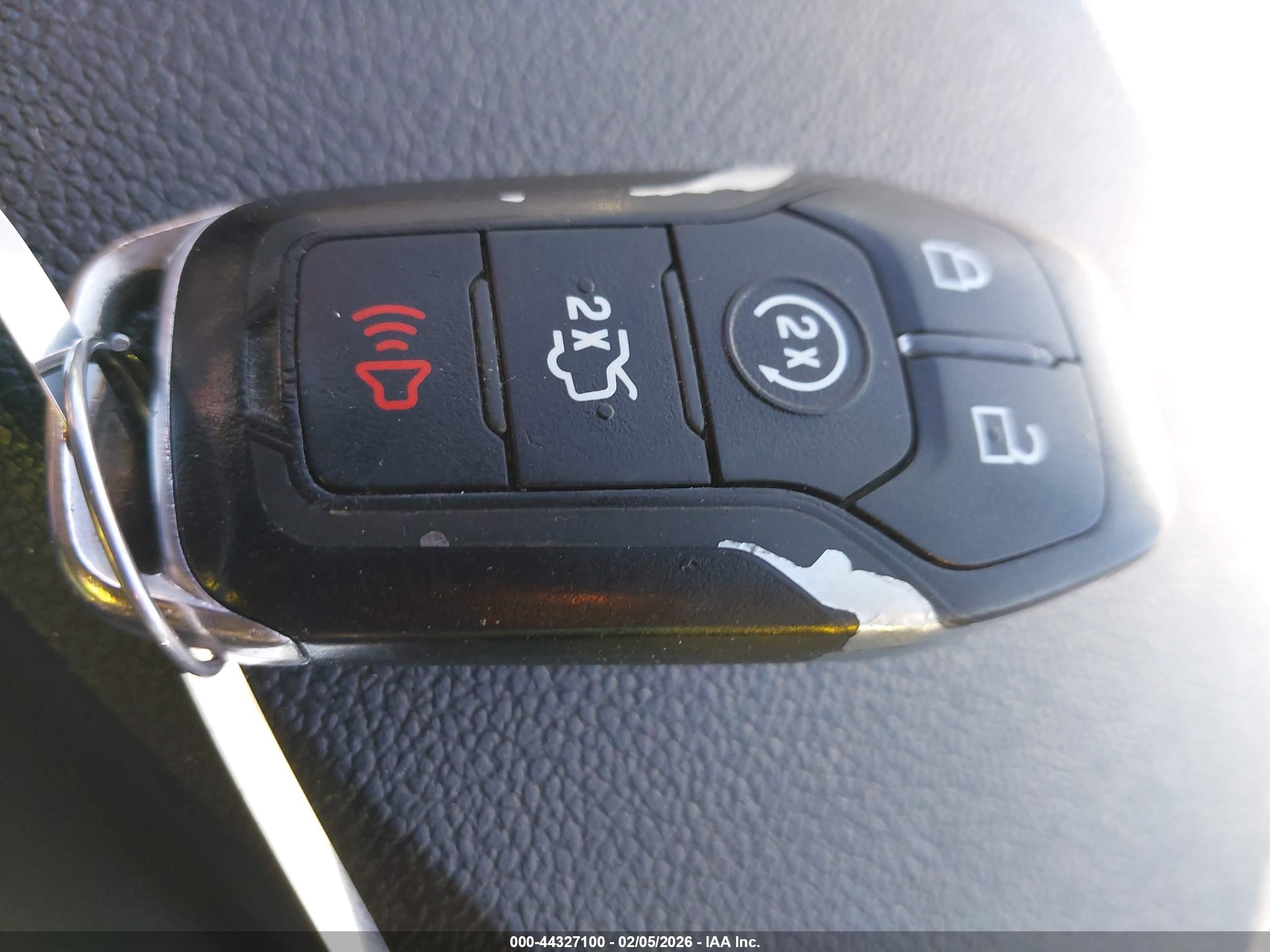FORD EXPLORER image 11