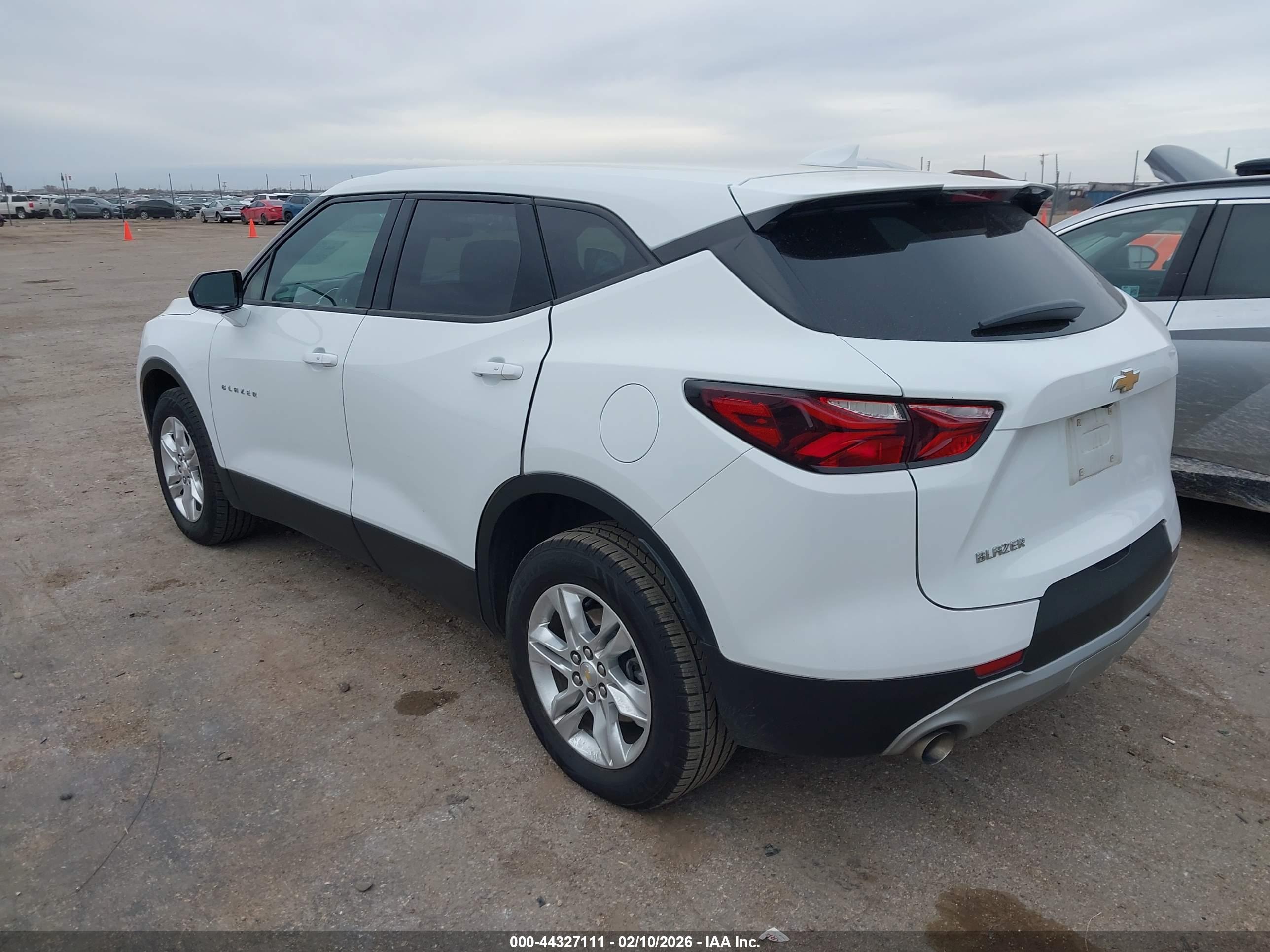 CHEVROLET BLAZER image 3