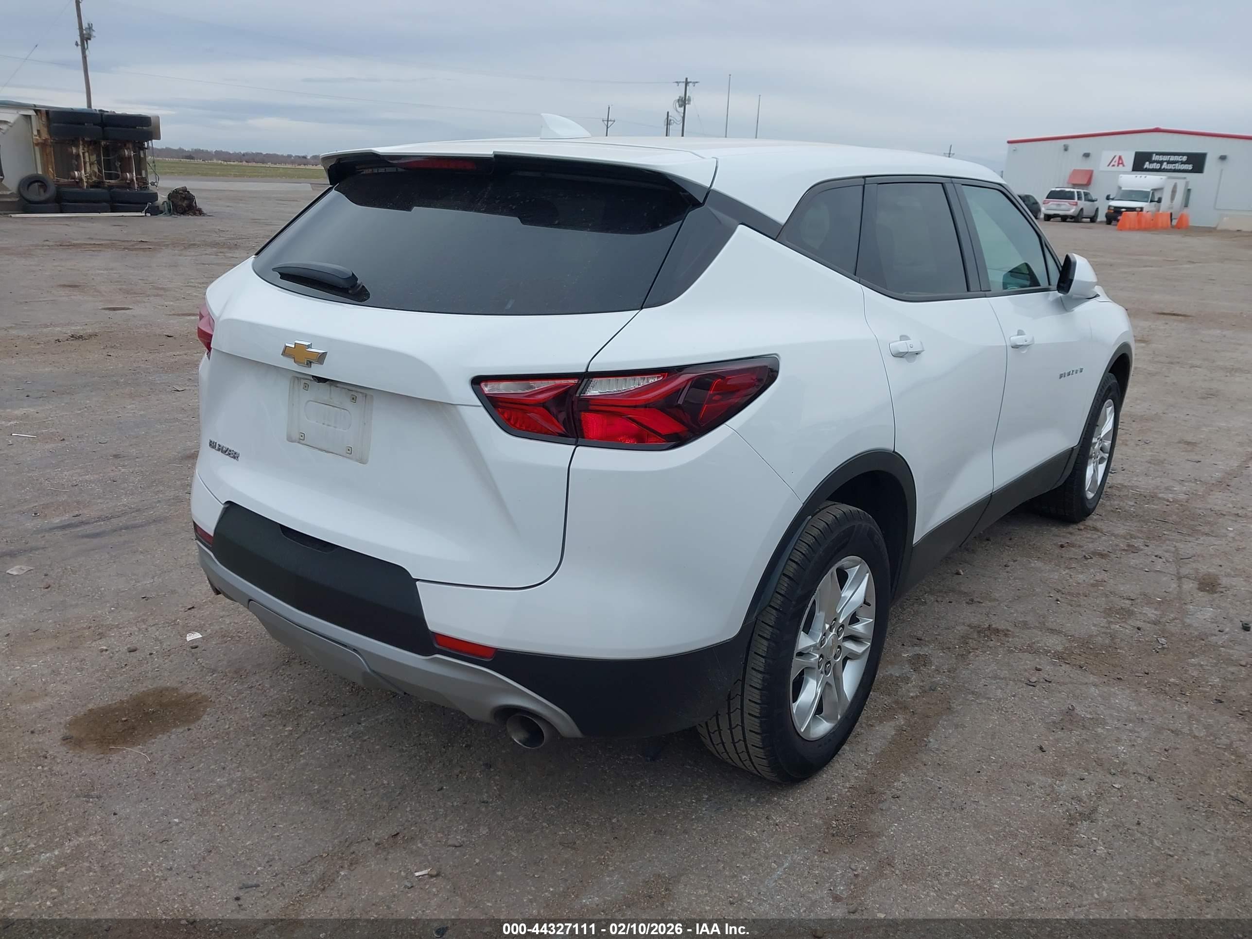 CHEVROLET BLAZER image 4