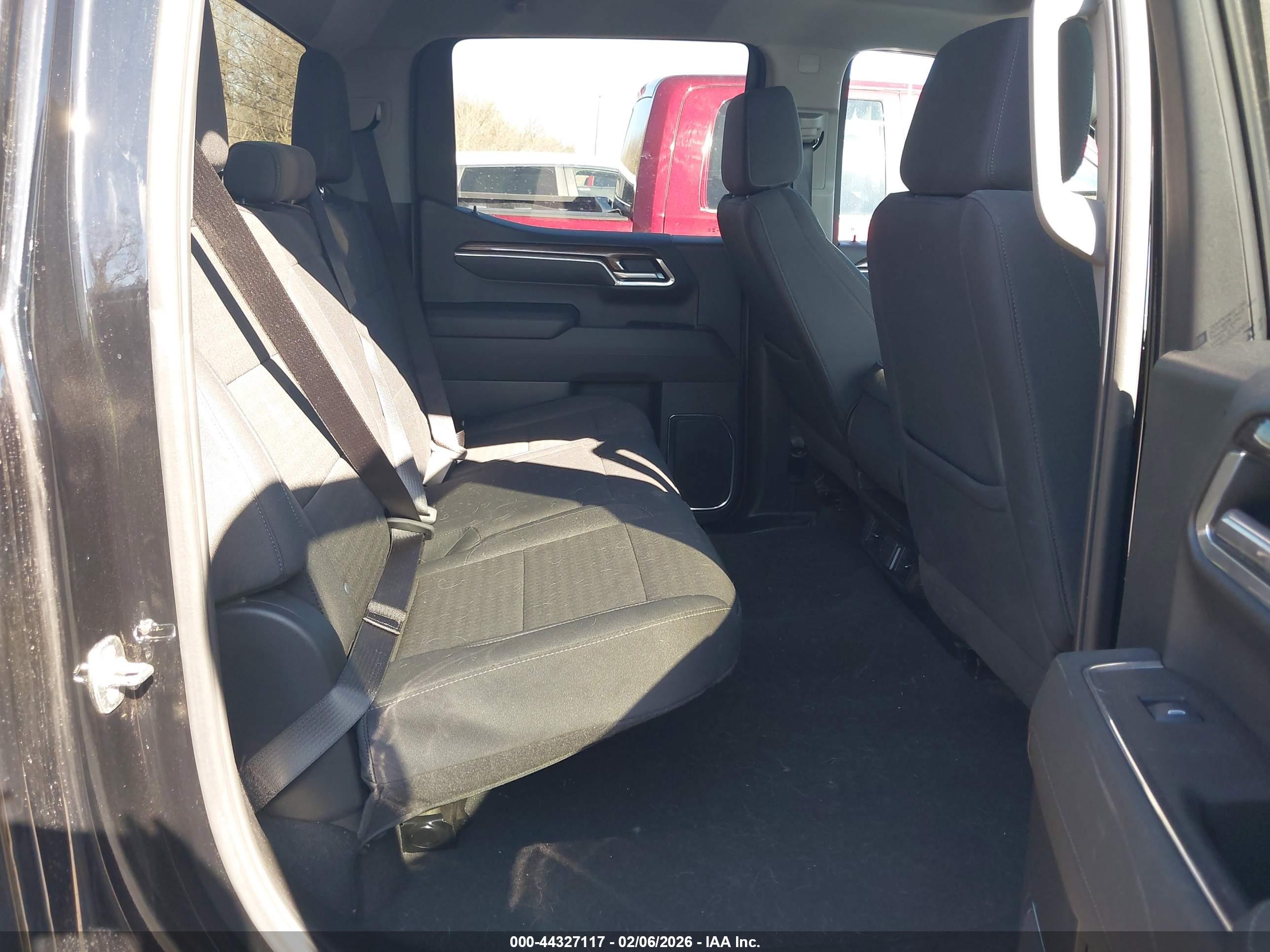 CHEVROLET SILVERADO image 8