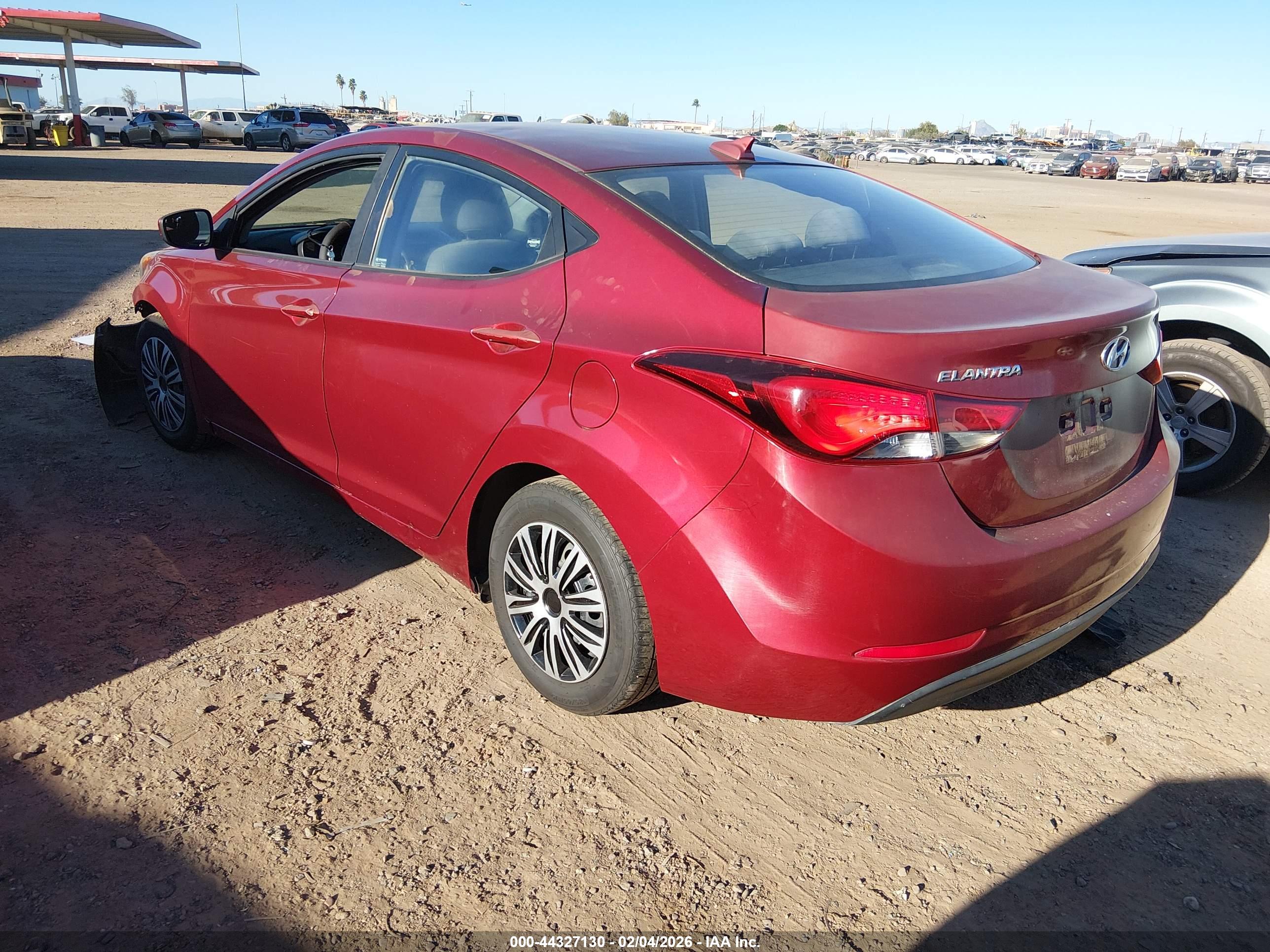 HYUNDAI ELANTRA image 3