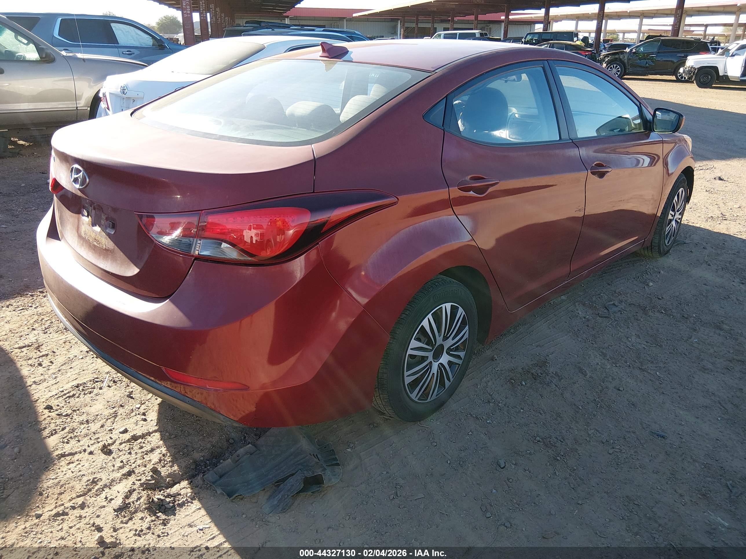 HYUNDAI ELANTRA image 4