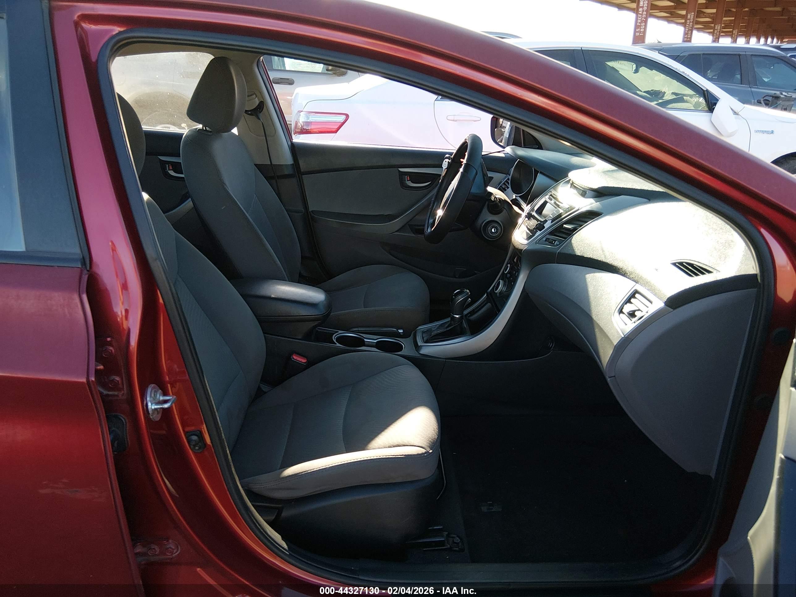 HYUNDAI ELANTRA image 5