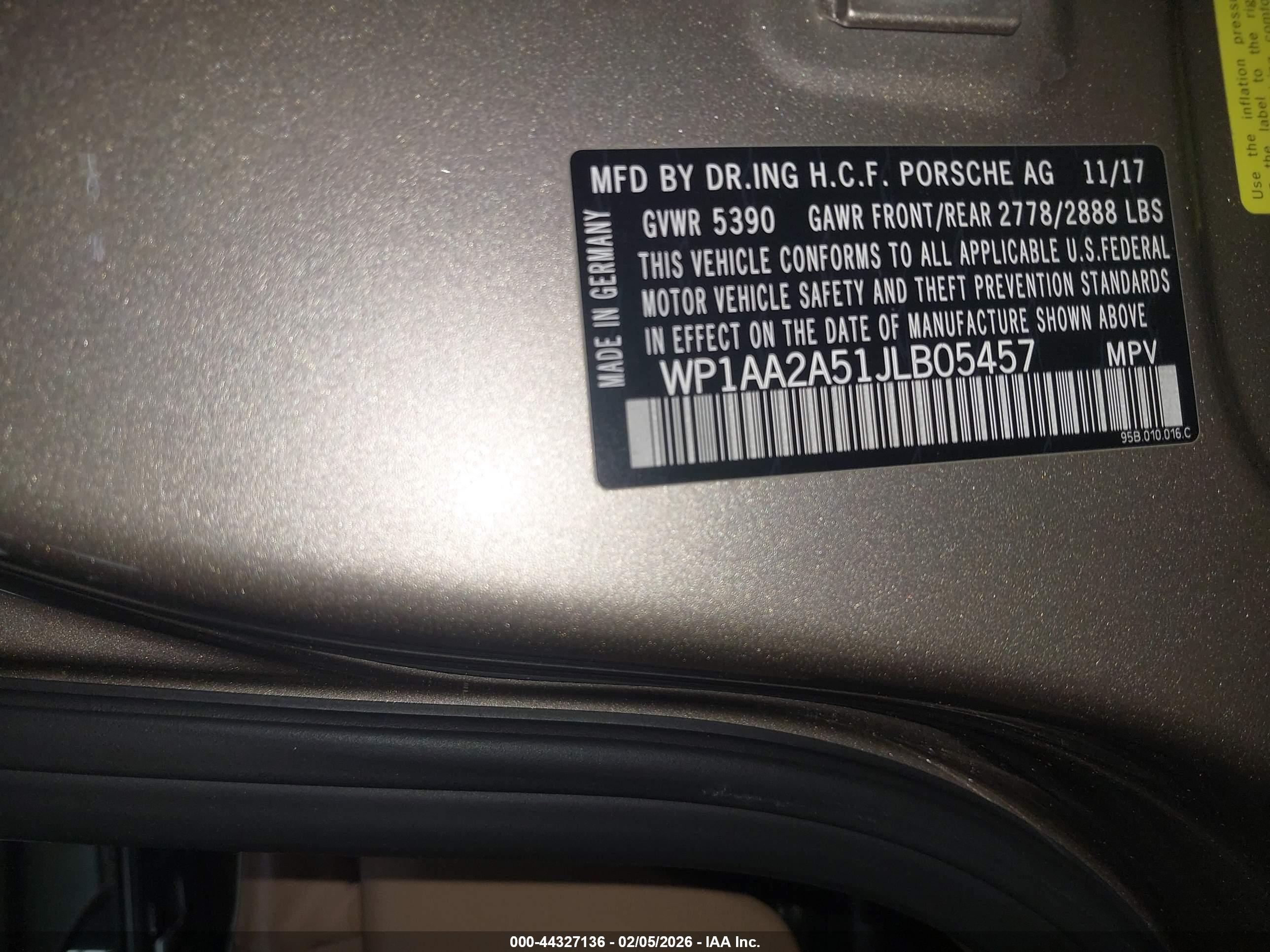 PORSCHE MACAN image 9