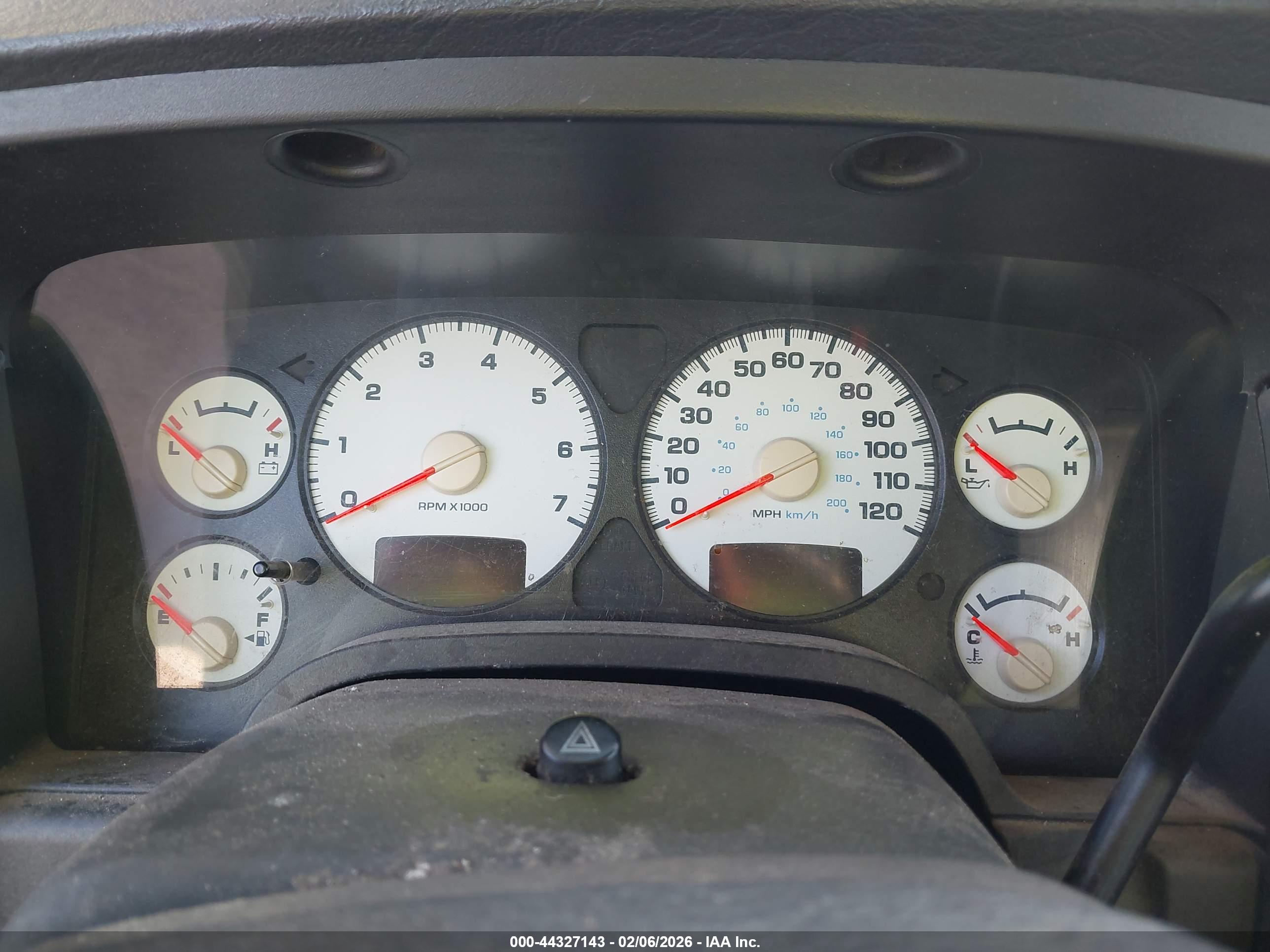 DODGE RAM image 7