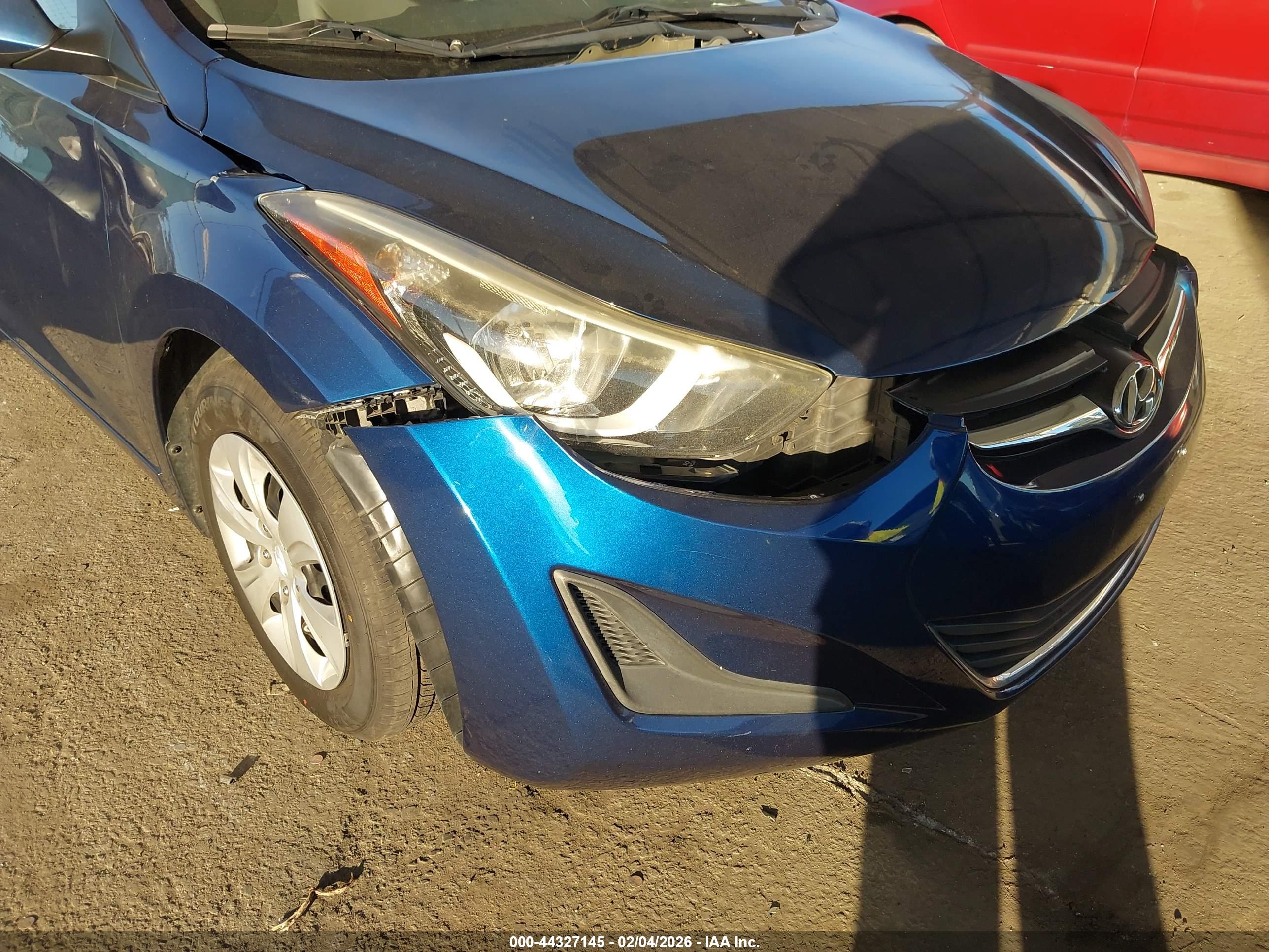 HYUNDAI ELANTRA image 6