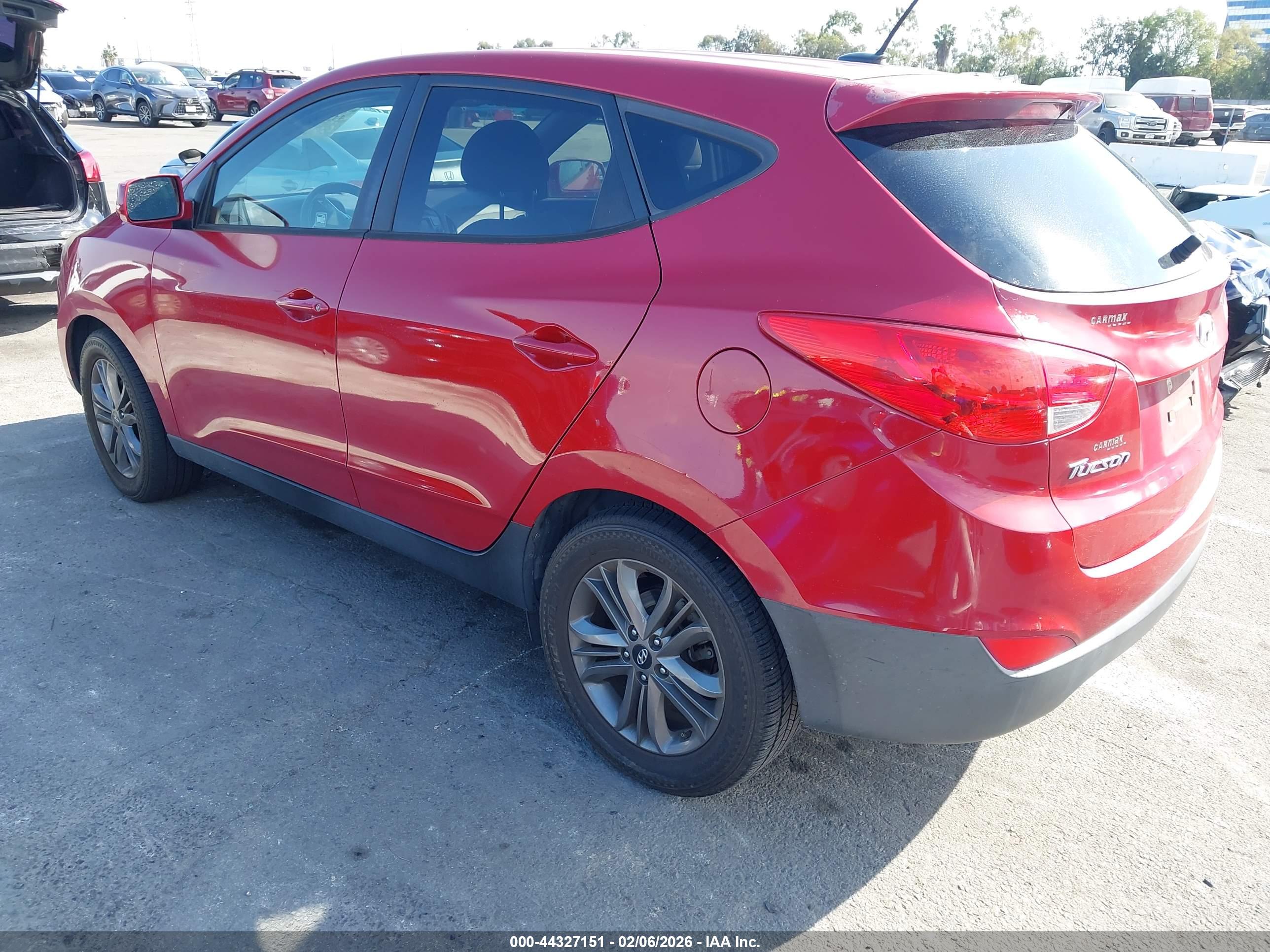 HYUNDAI TUCSON image 3