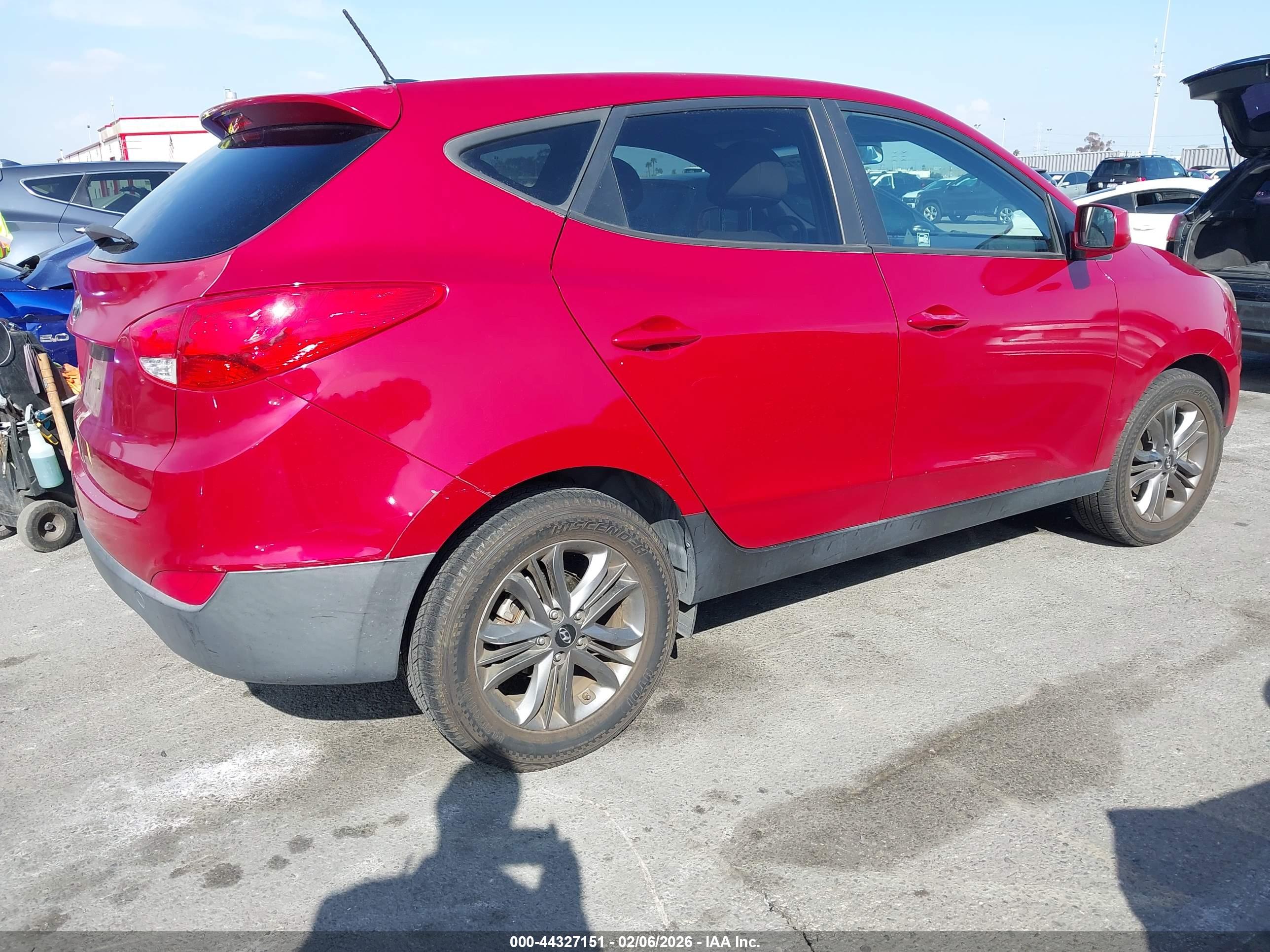HYUNDAI TUCSON image 4