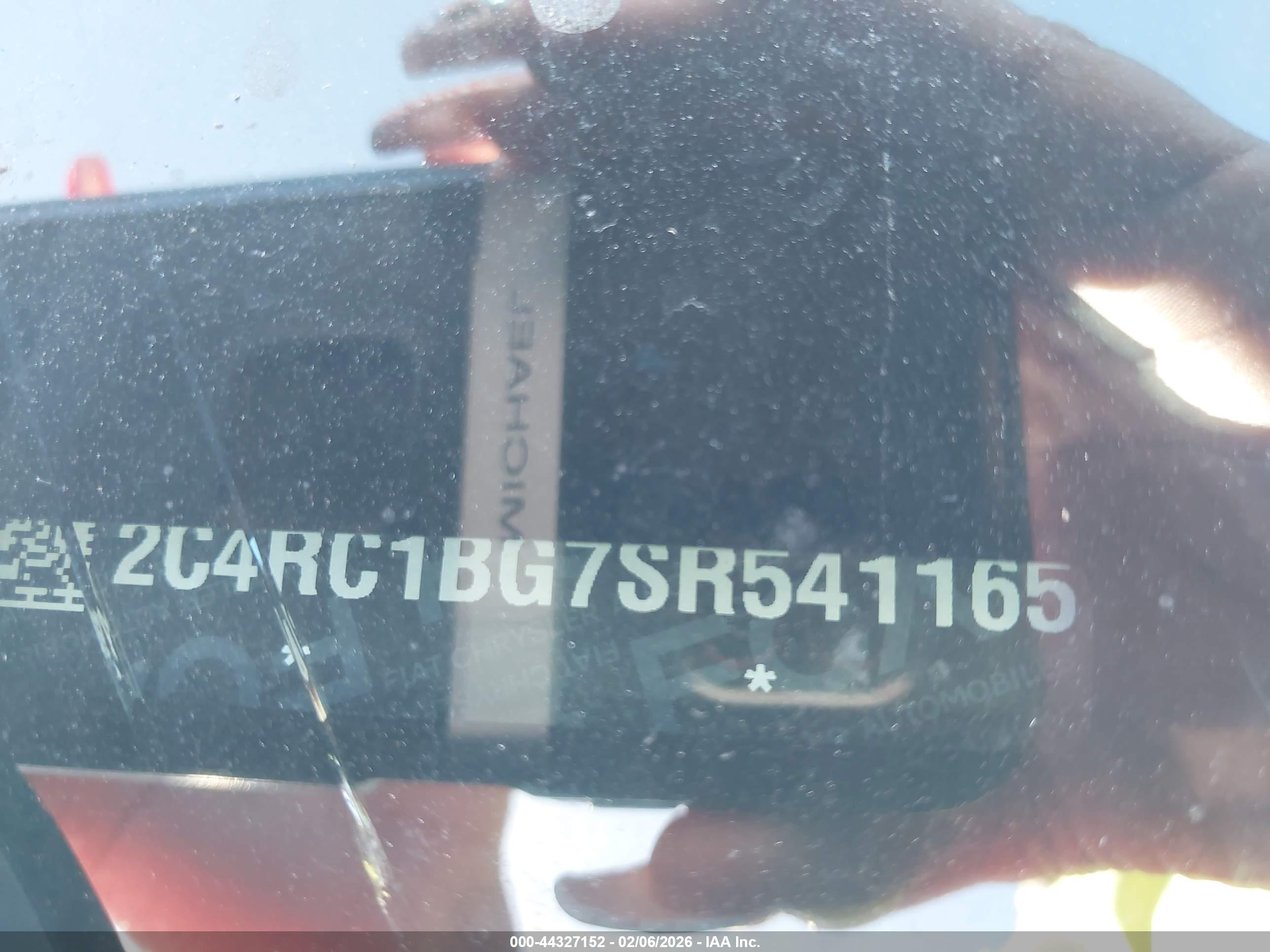 CHRYSLER PACIFICA image 9