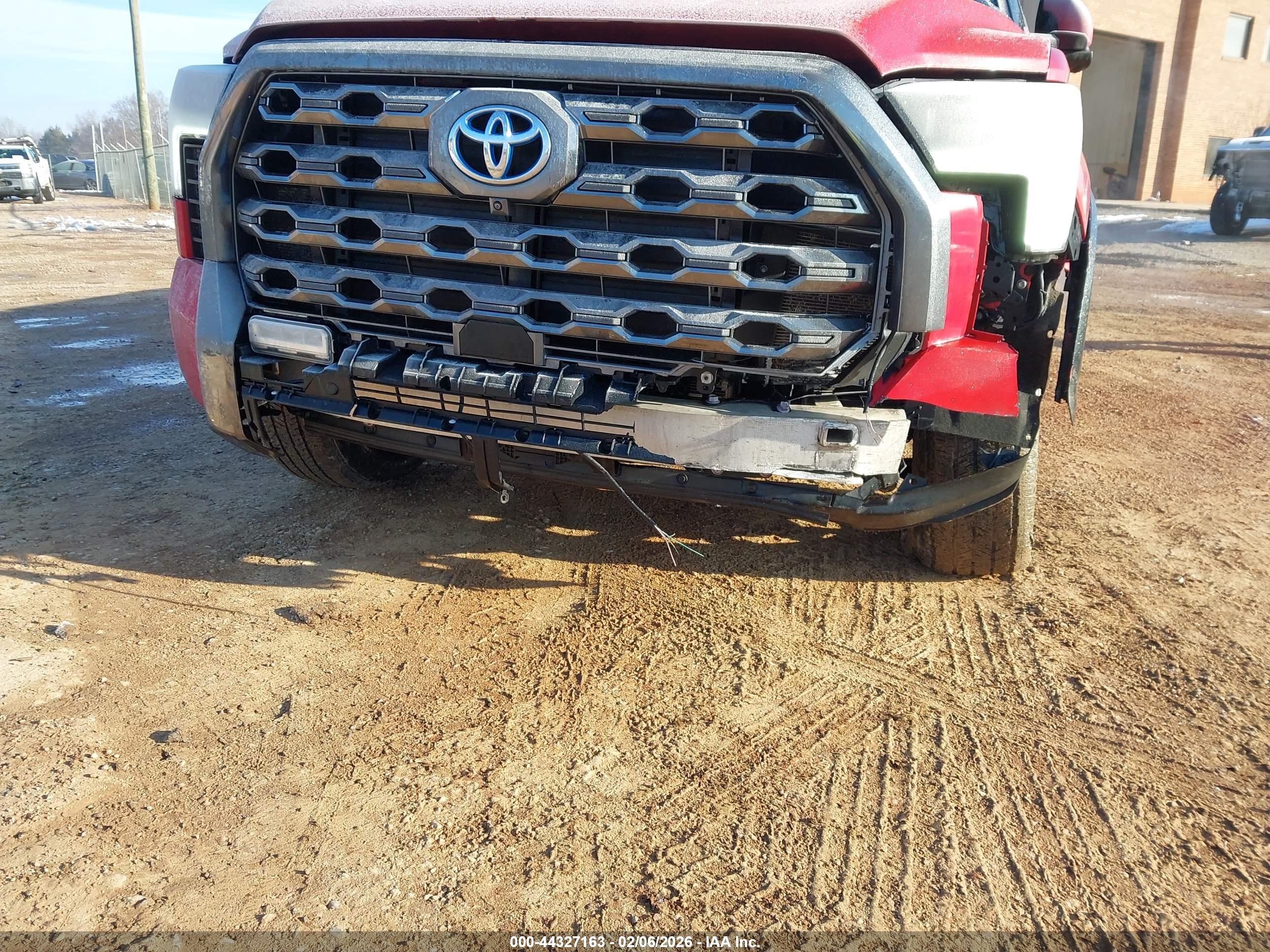 TOYOTA TUNDRA image 6