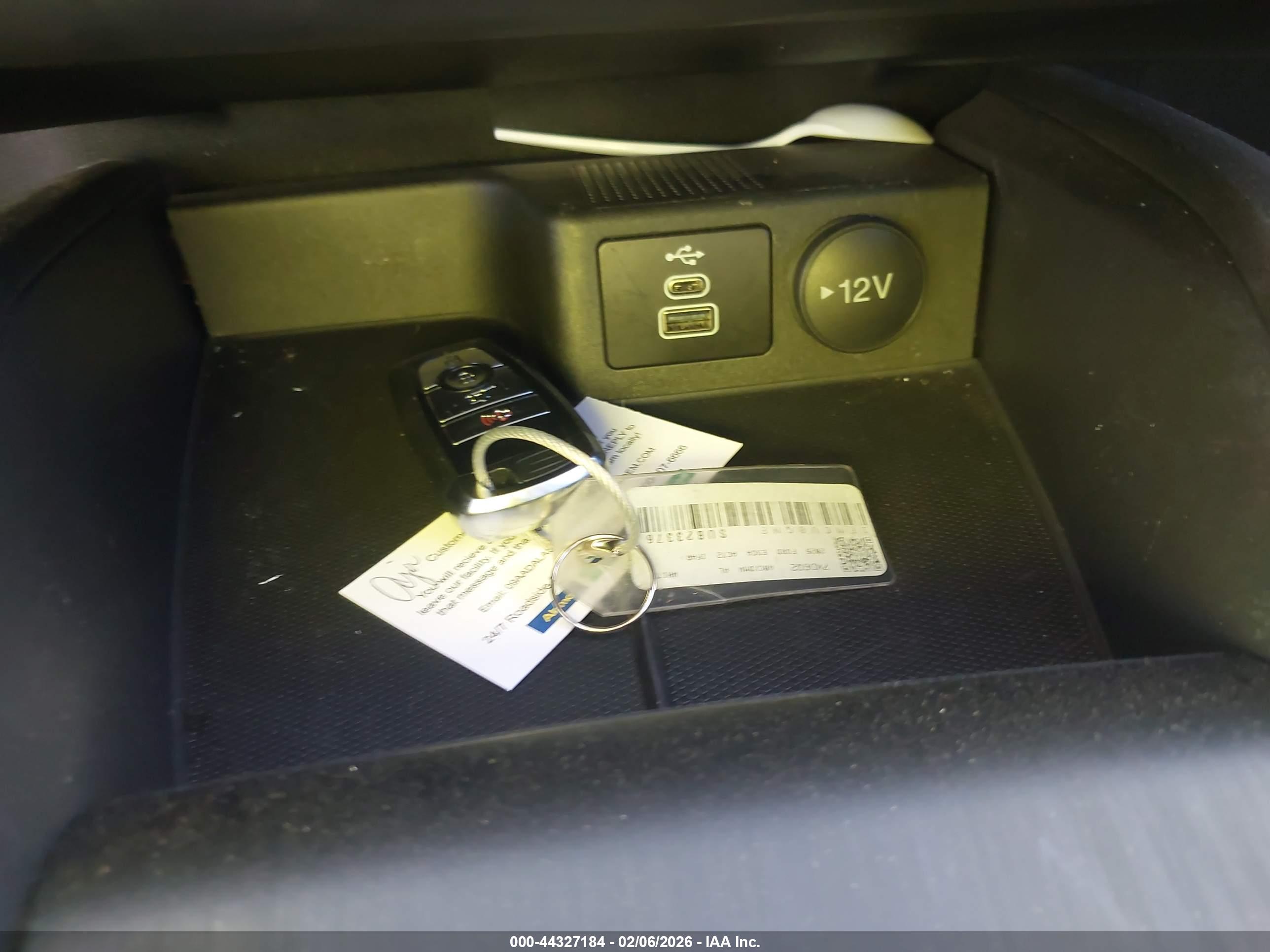 FORD ESCAPE image 11