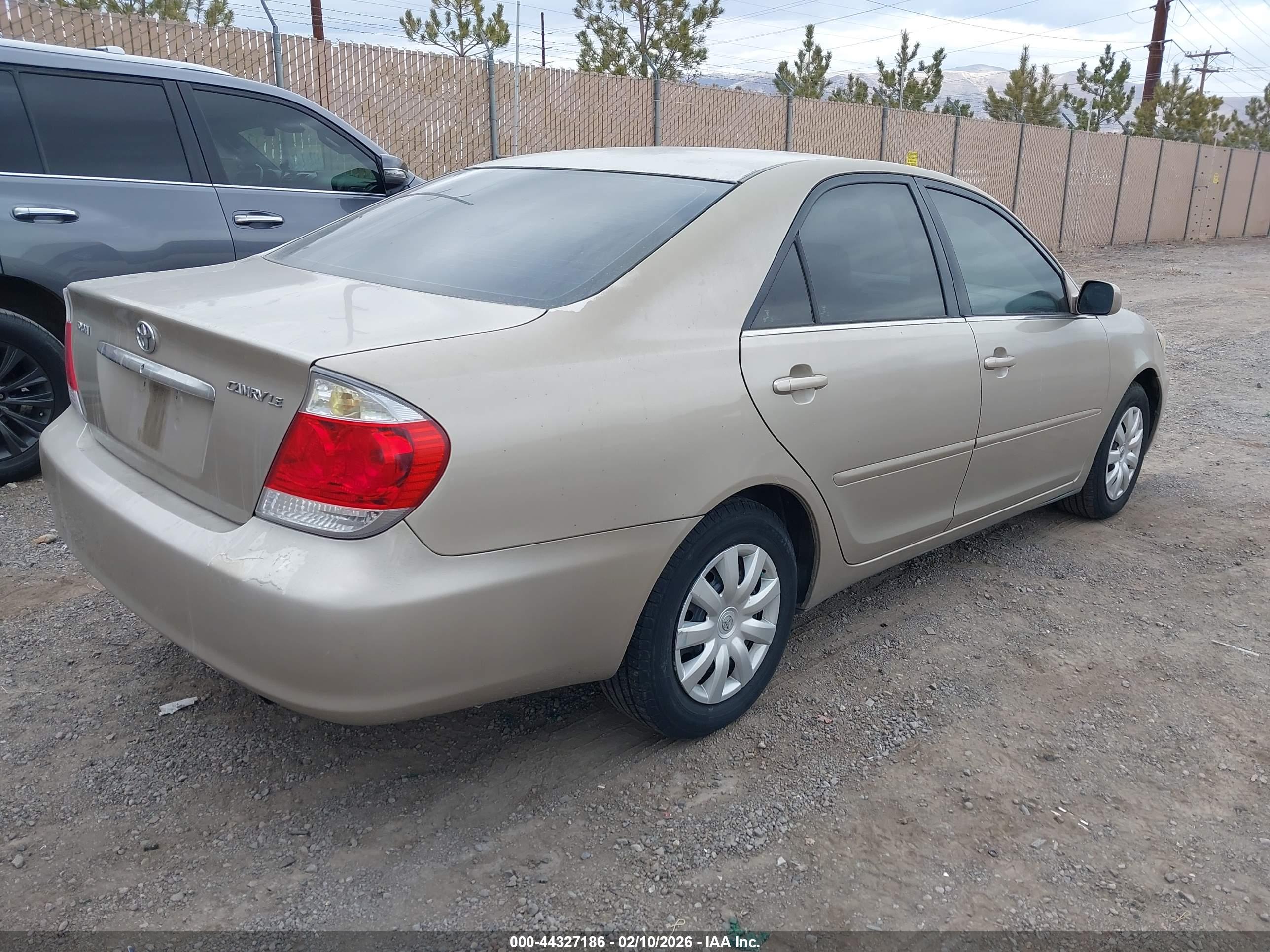 TOYOTA CAMRY image 4