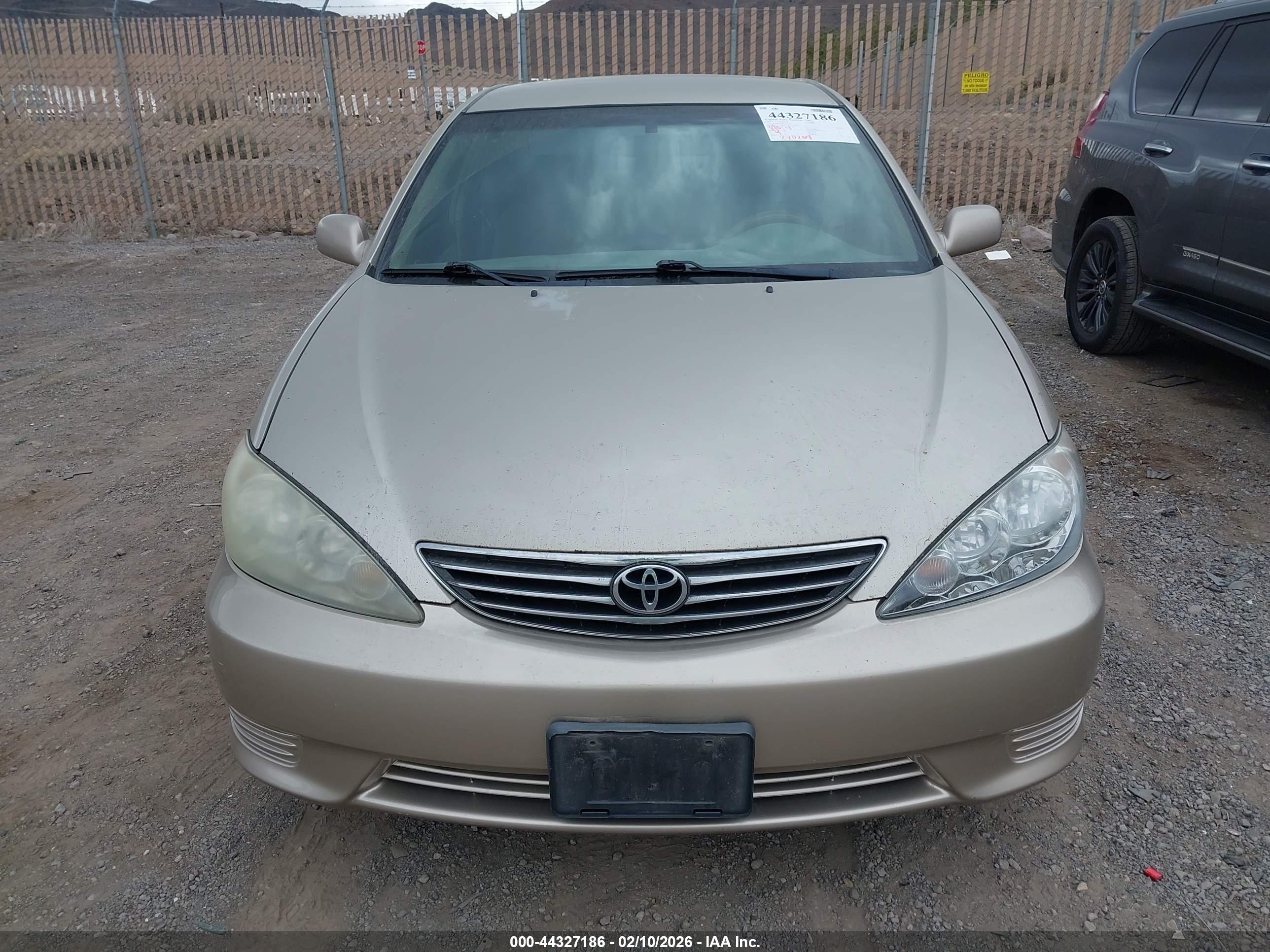 TOYOTA CAMRY image 6