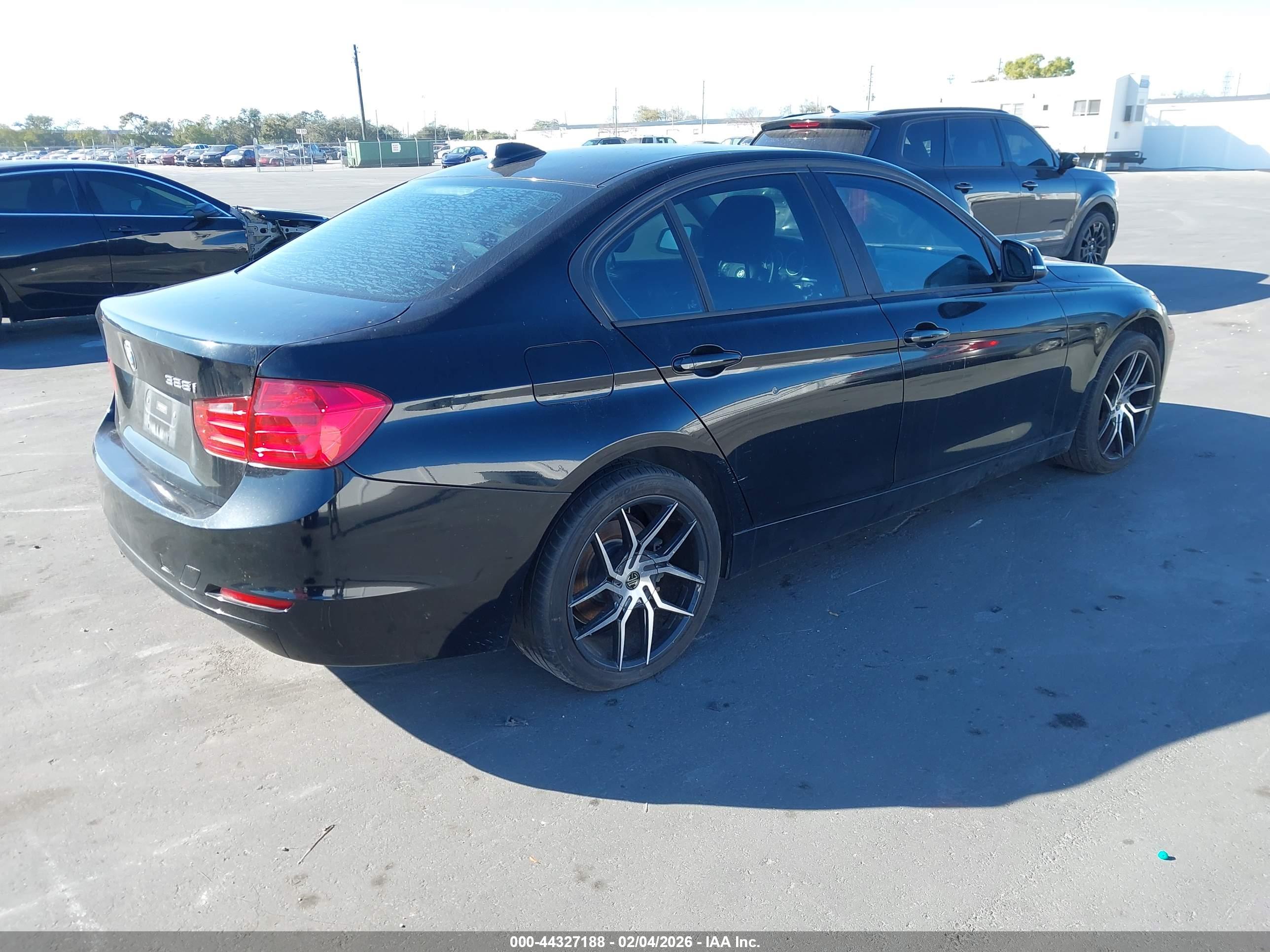 BMW 328I image 4