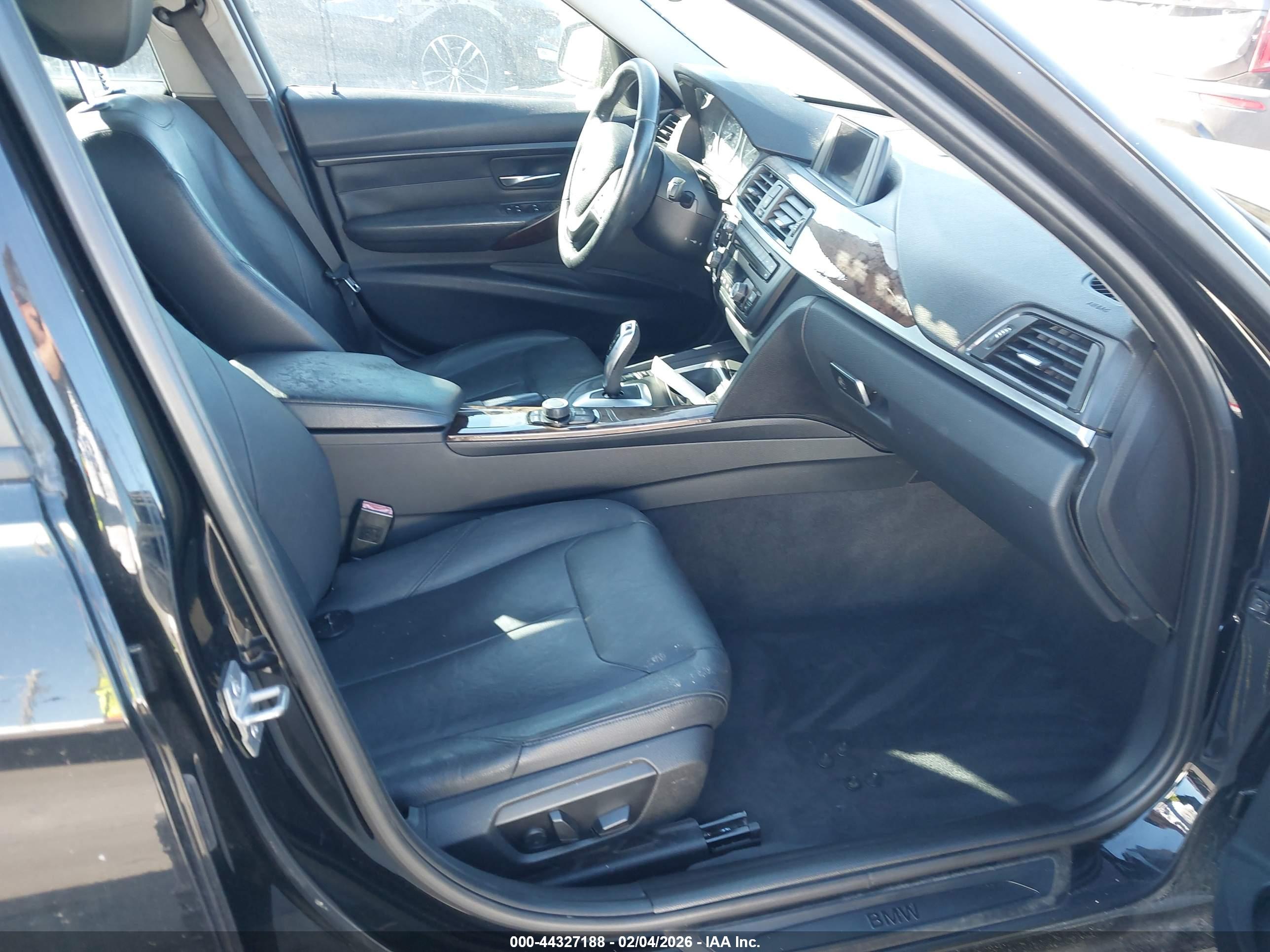 BMW 328I image 5