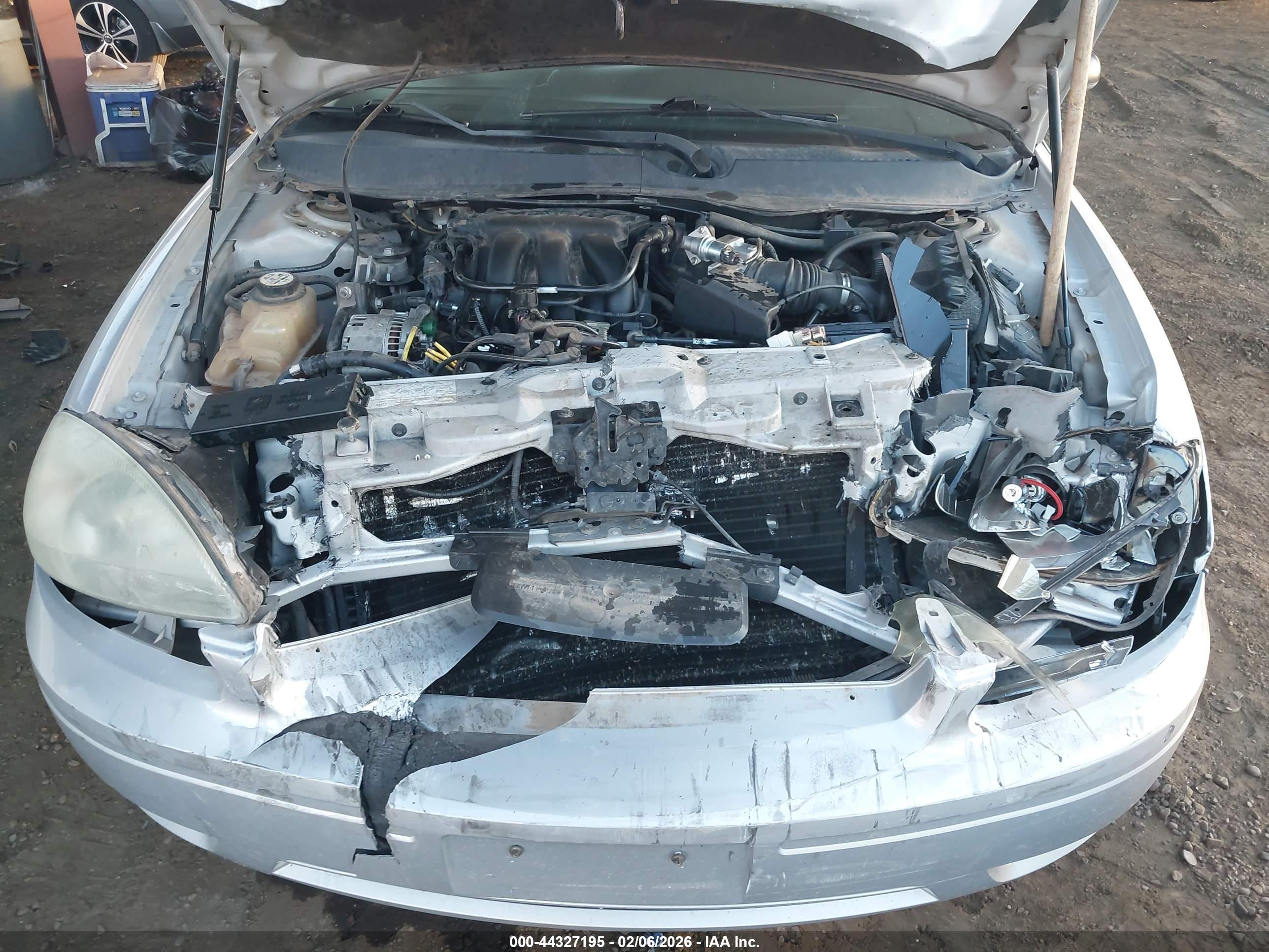 FORD TAURUS image 10
