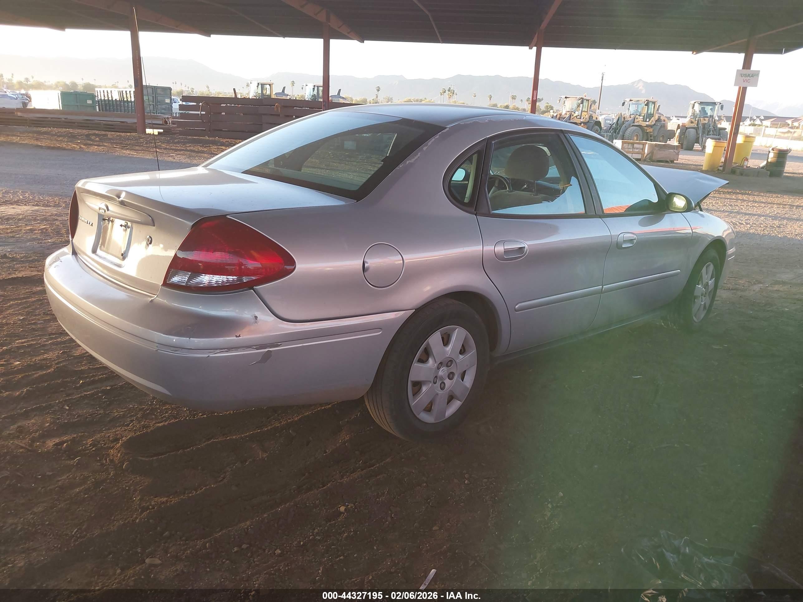 FORD TAURUS image 4