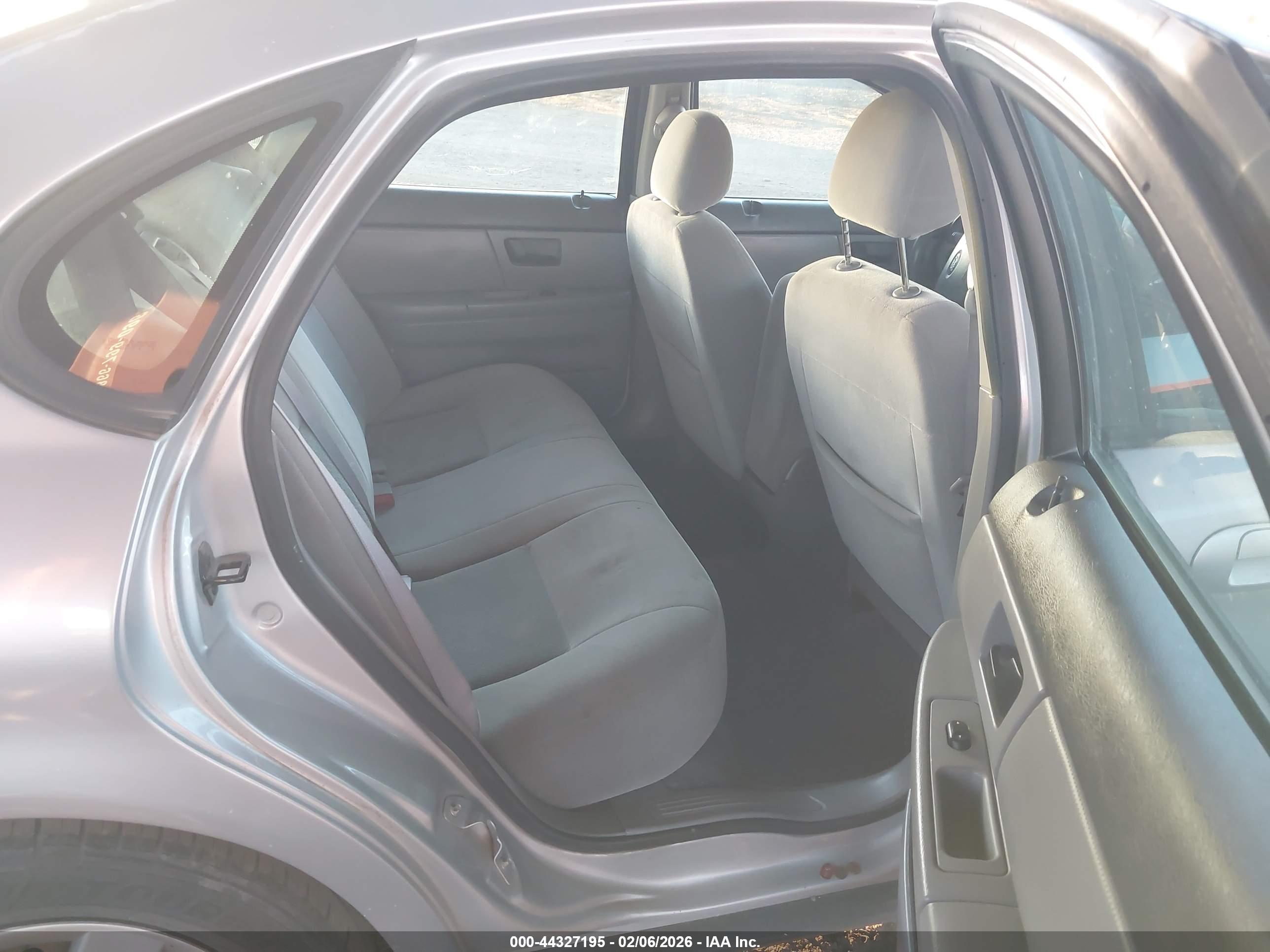 FORD TAURUS image 8