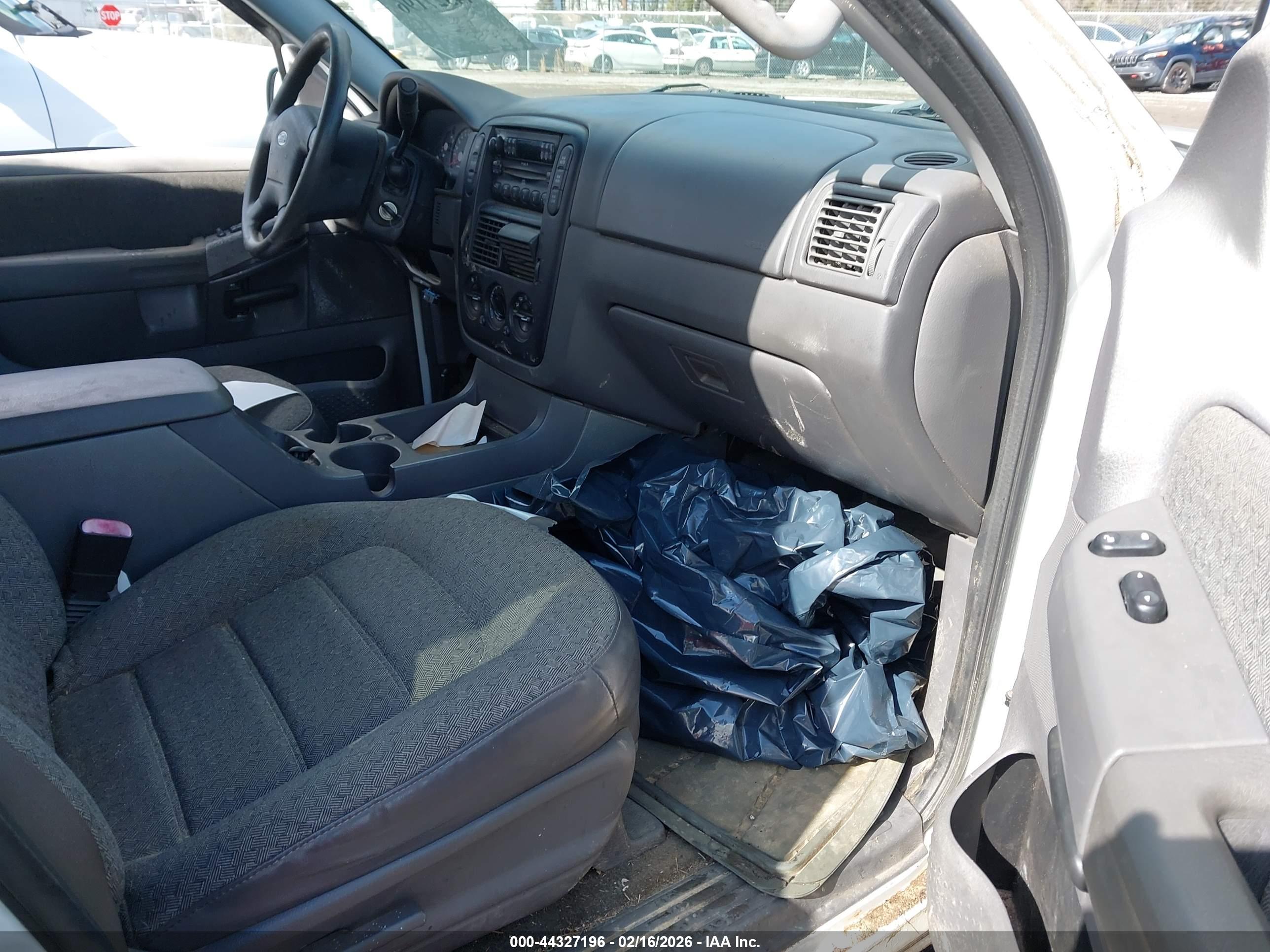 FORD EXPLORER image 5