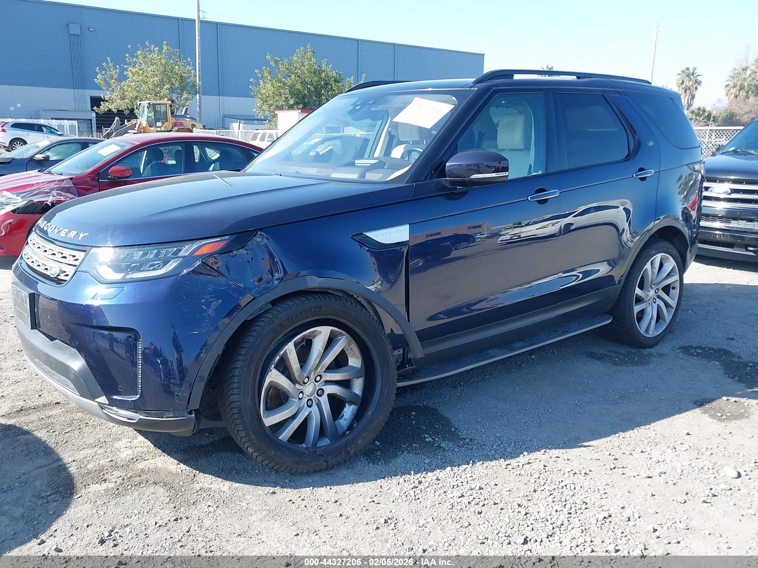 LAND ROVER image 2