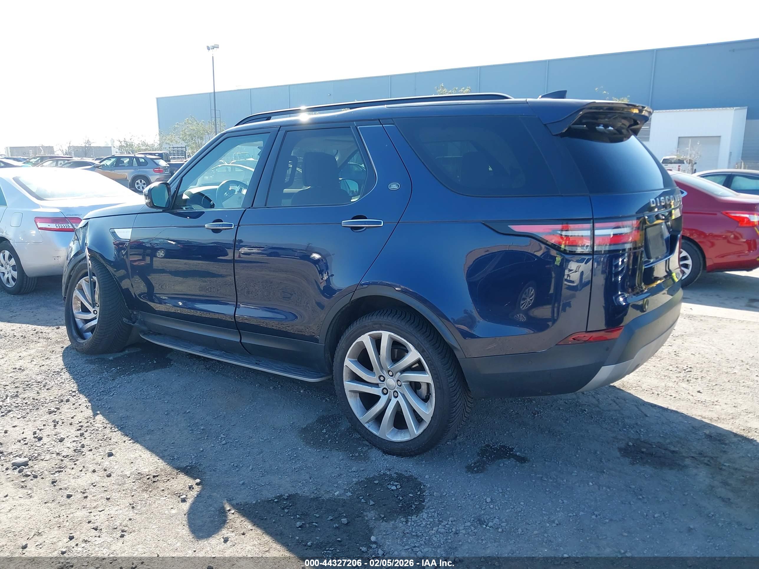 LAND ROVER image 3