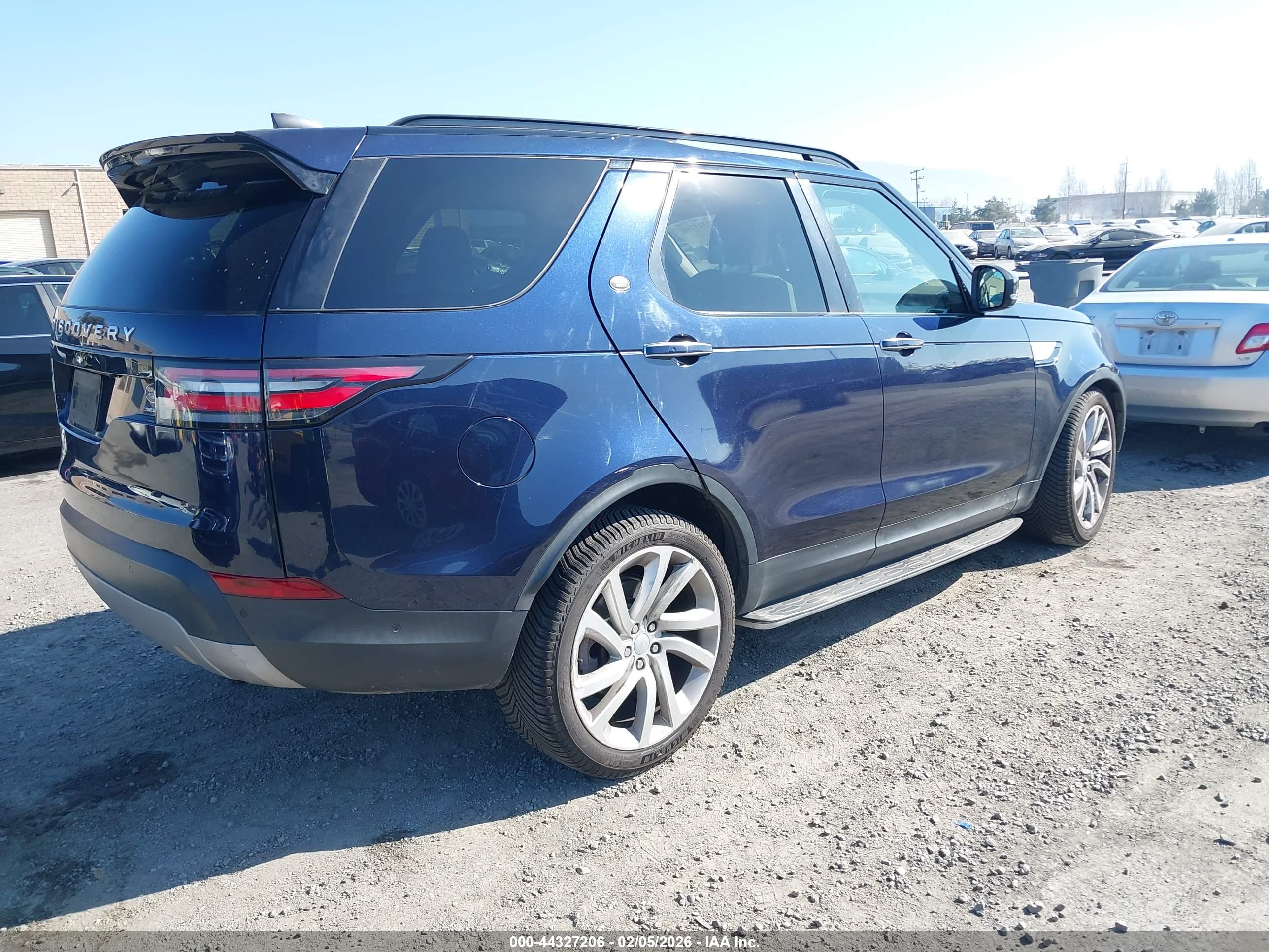 LAND ROVER image 4